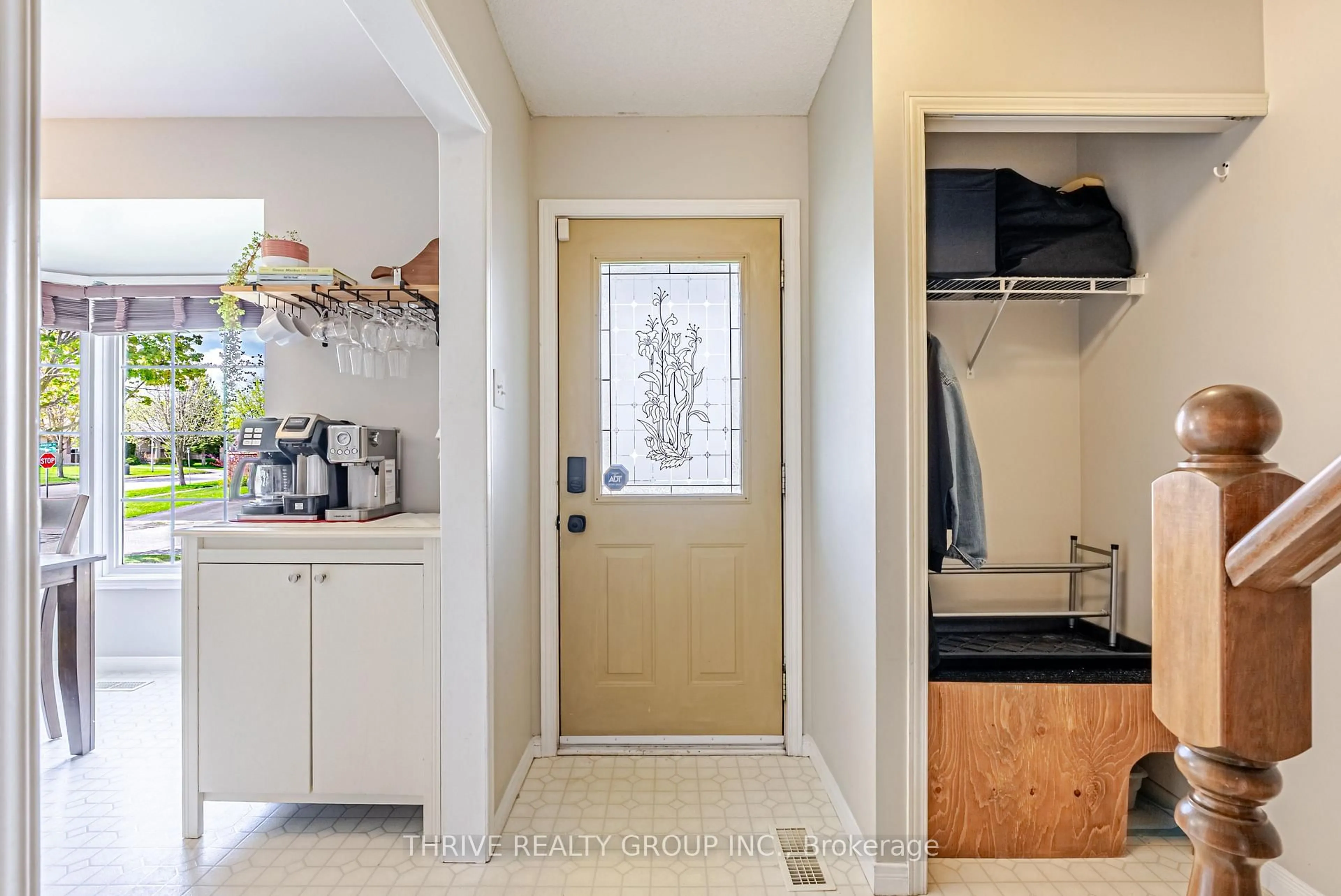 Indoor entryway for 178 Vaubois Pl, London East Ontario N5V 4A5