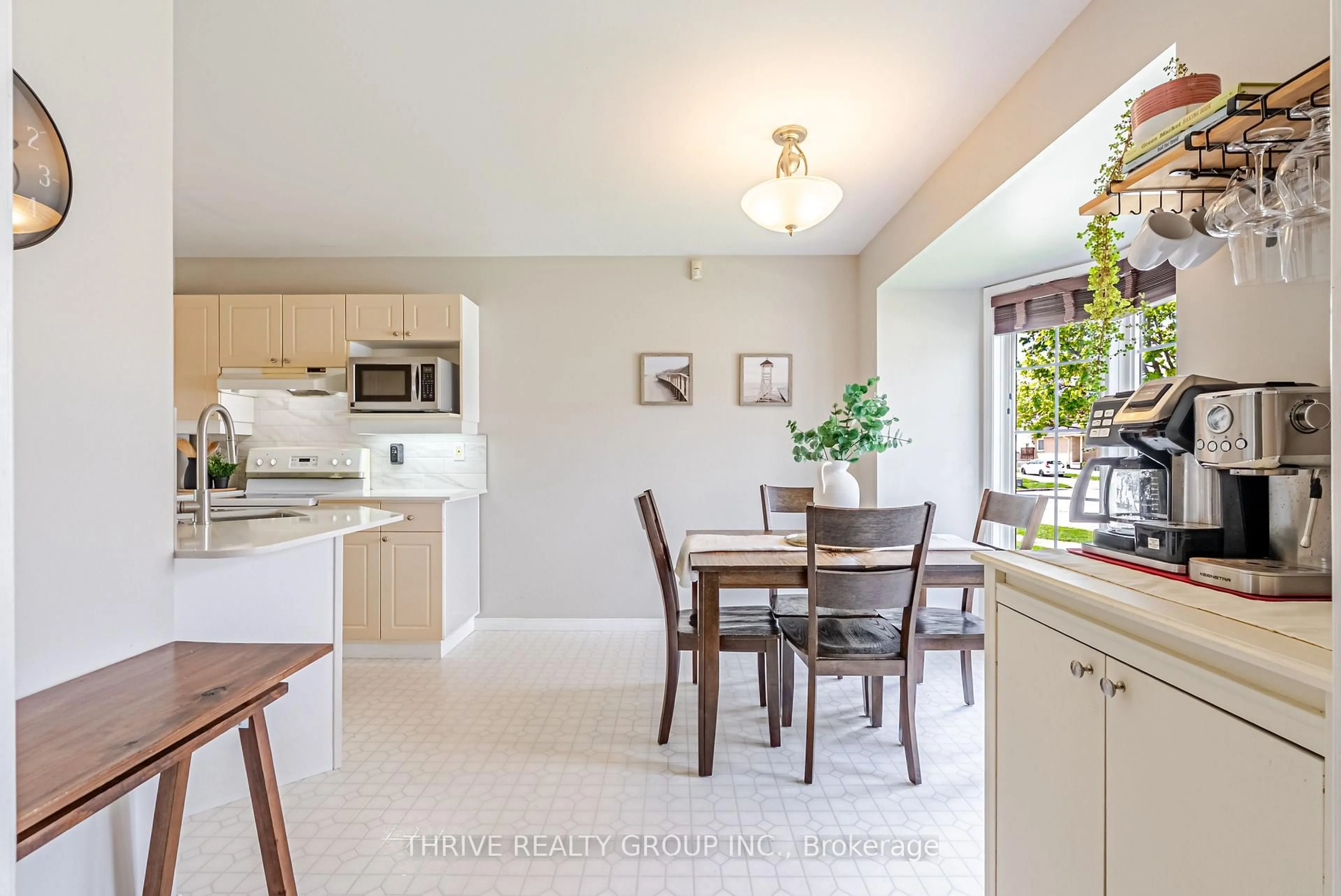 Open concept kitchen, ceramic/tile floor for 178 Vaubois Pl, London East Ontario N5V 4A5