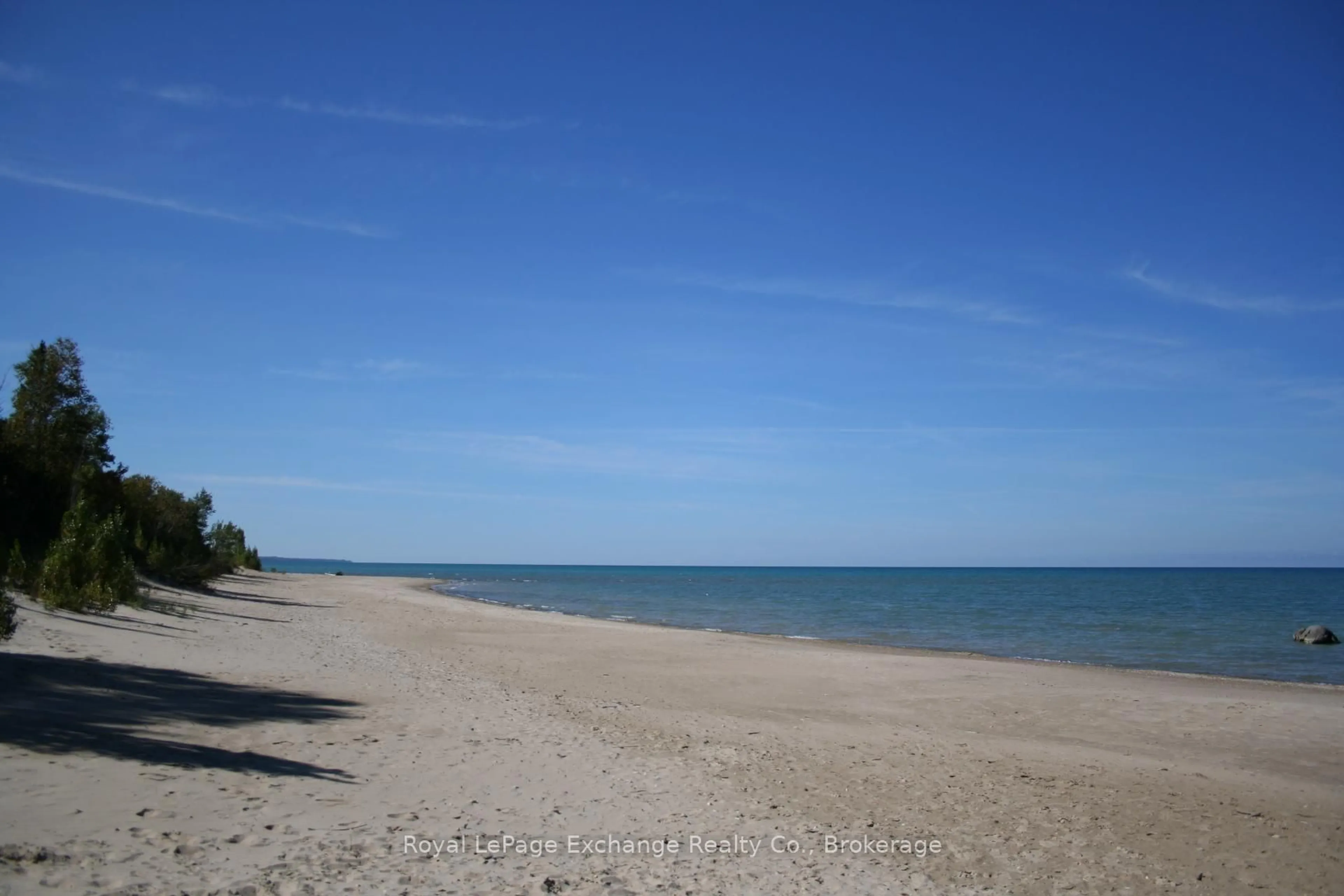 Blurry image for 20 Merceds Cres, Kincardine Ontario N2Z 1G8