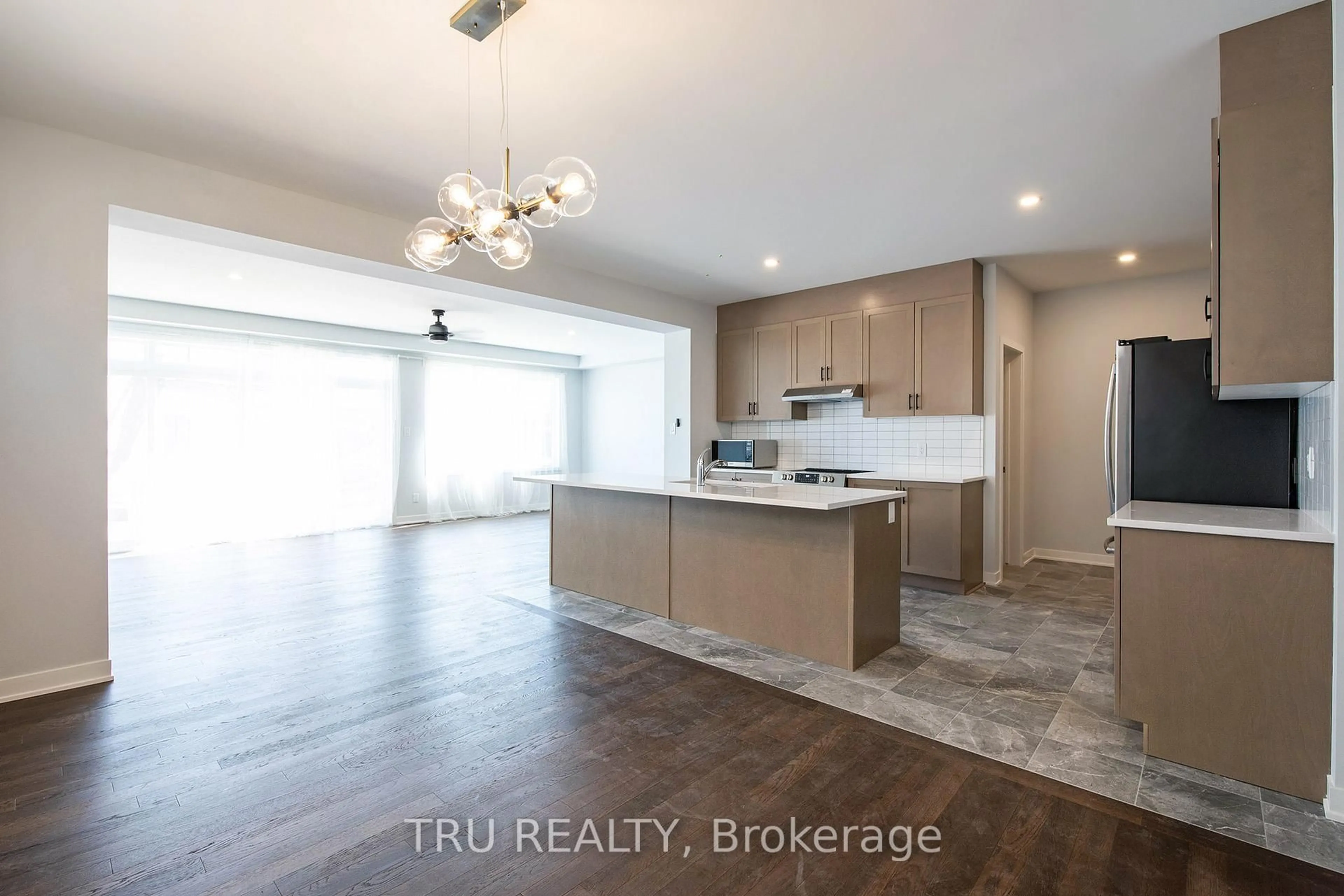 Open concept kitchen, ceramic/tile floor for 813 Crossgate St, Ottawa Ontario K2J 7E3