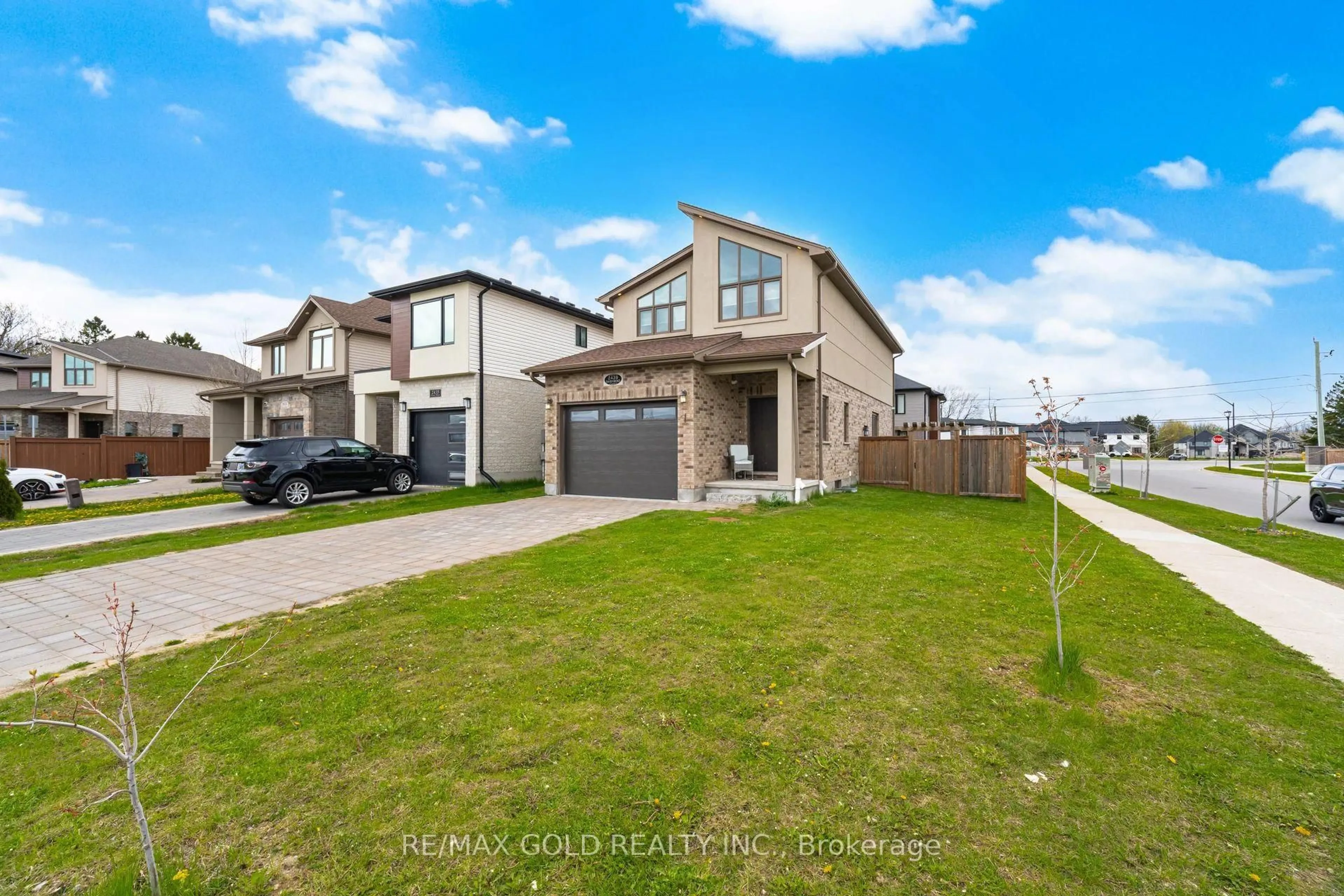 A pic from outside/outdoor area/front of a property/back of a property/a pic from drone, street for 2439 Daisy Bend, London South Ontario N6M 0G9