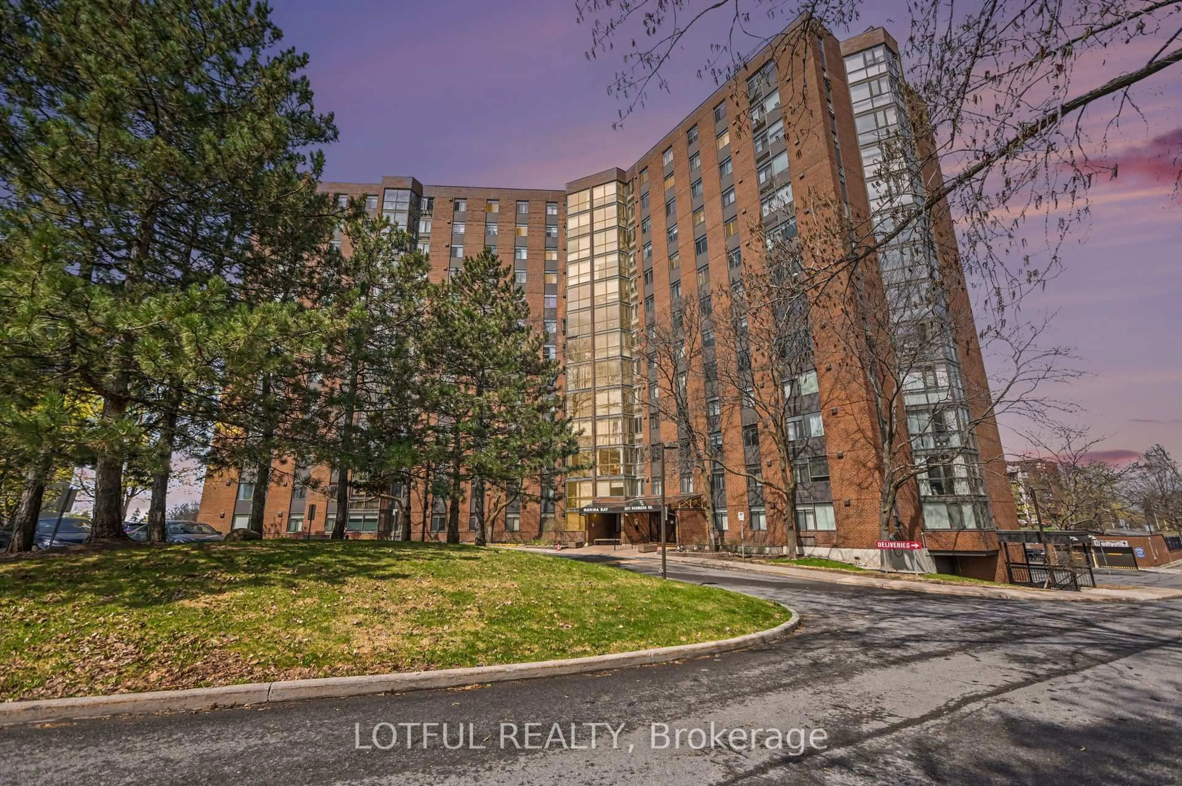 Unknown for 2871 Richmond Rd #1114, Ottawa Ontario K2B 8M5