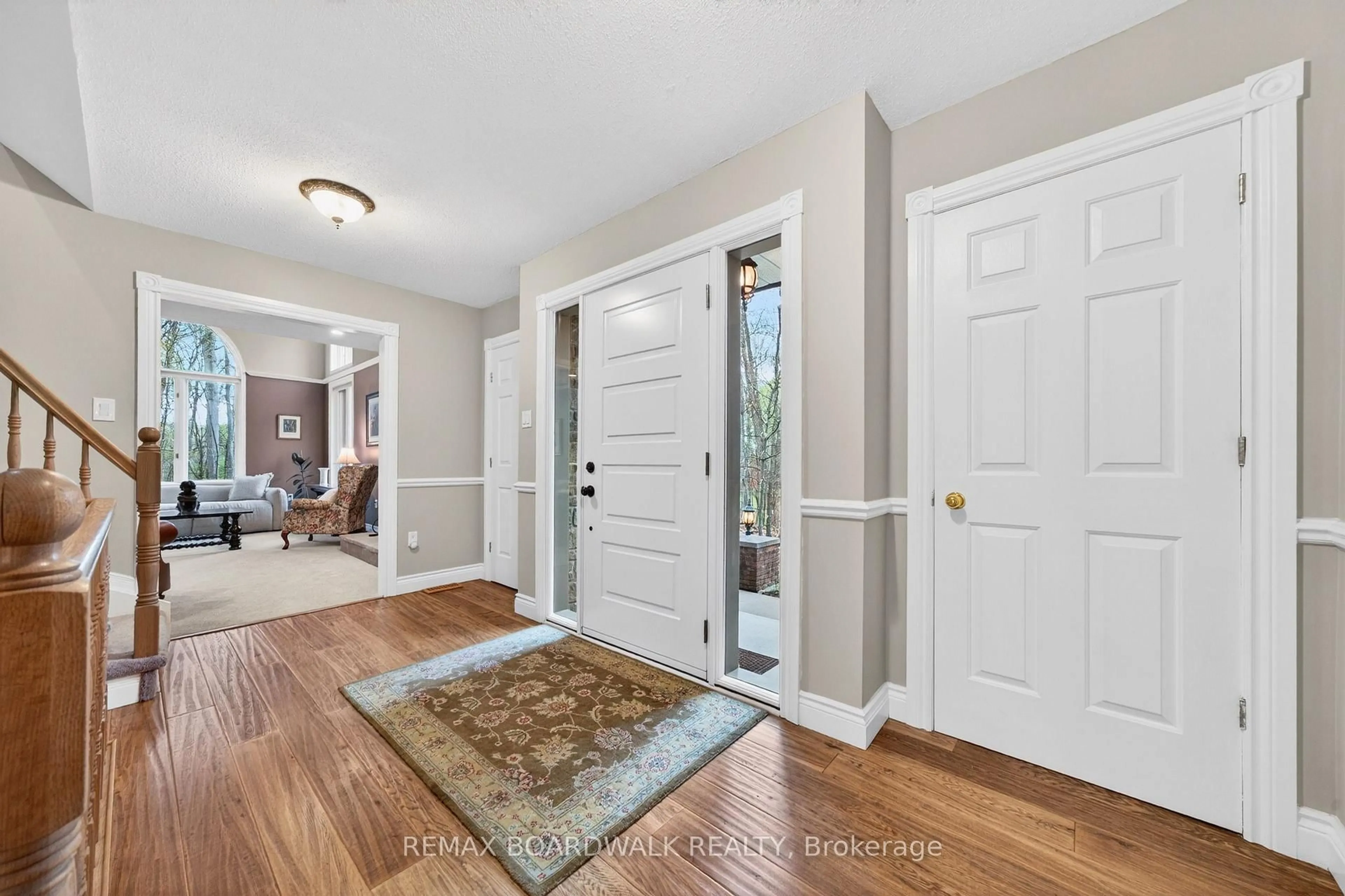 Indoor entryway for 127 Margaret Anne Dr, Carp Ontario K0A 1L0