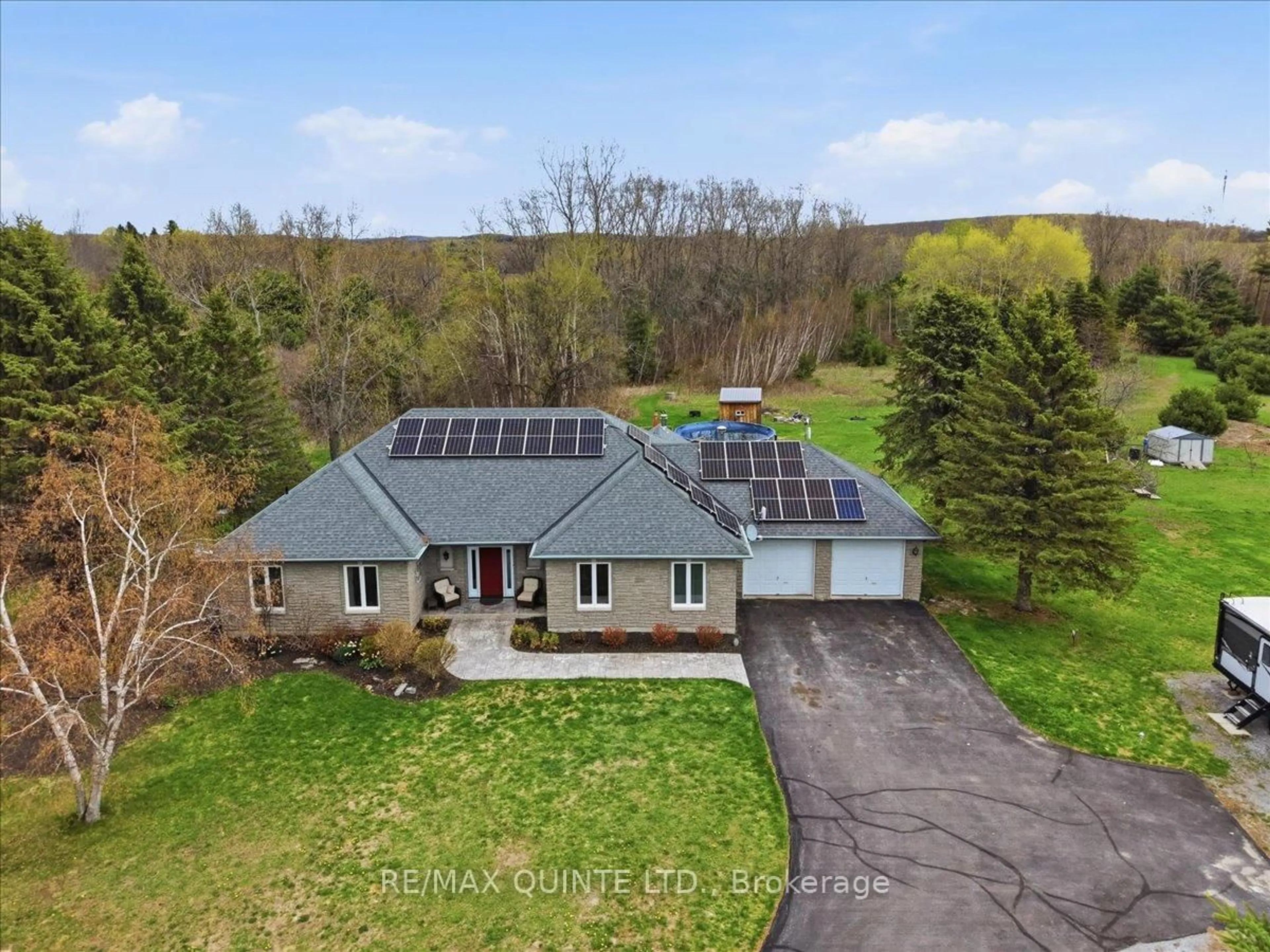 A pic from outside/outdoor area/front of a property/back of a property/a pic from drone, unknown for 1325 County Rd 40, Ingleside Ontario K8V 5P4