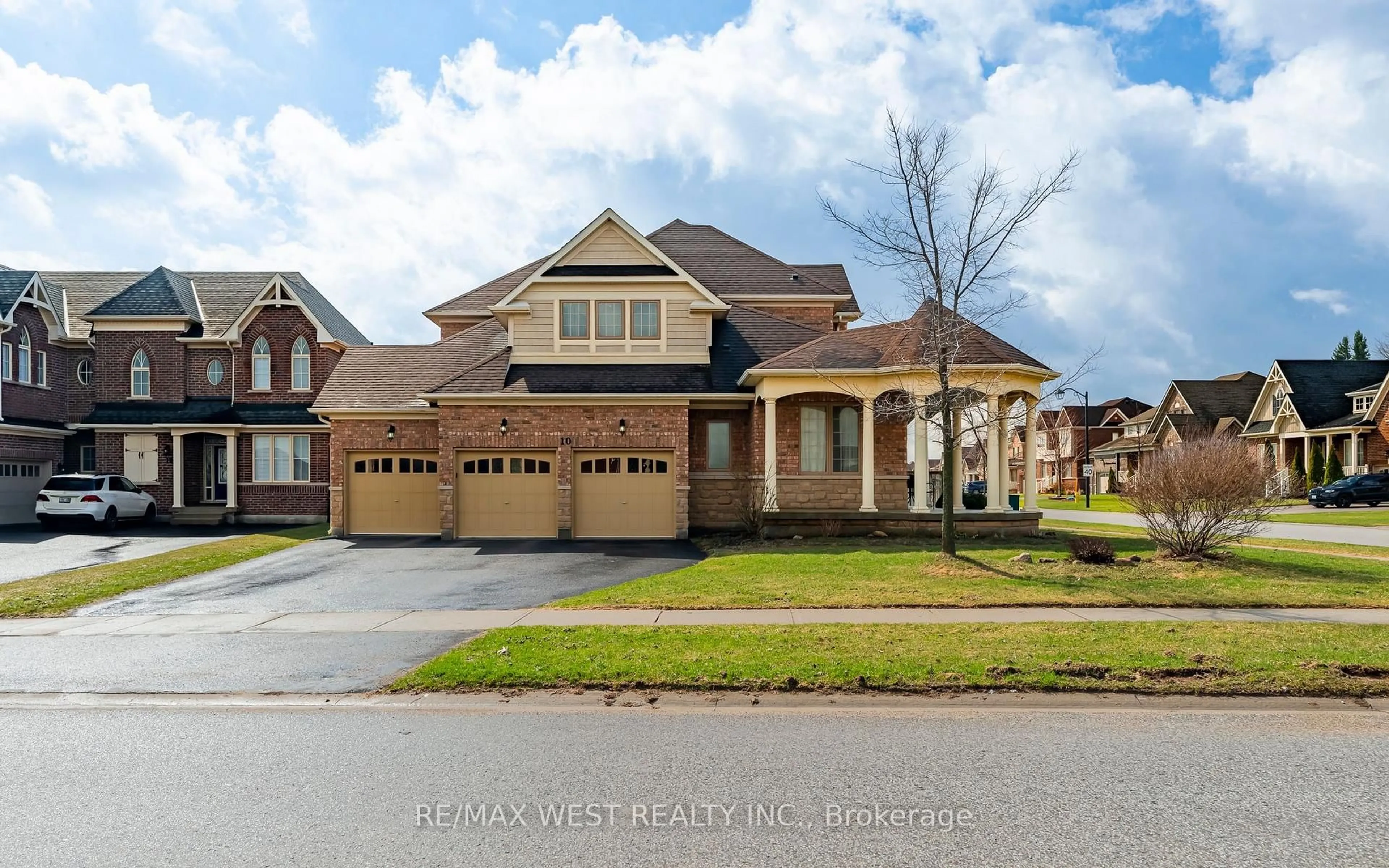Home with brick exterior material, street for 10 Stonegate Ave, Mono Ontario L9W 5K6