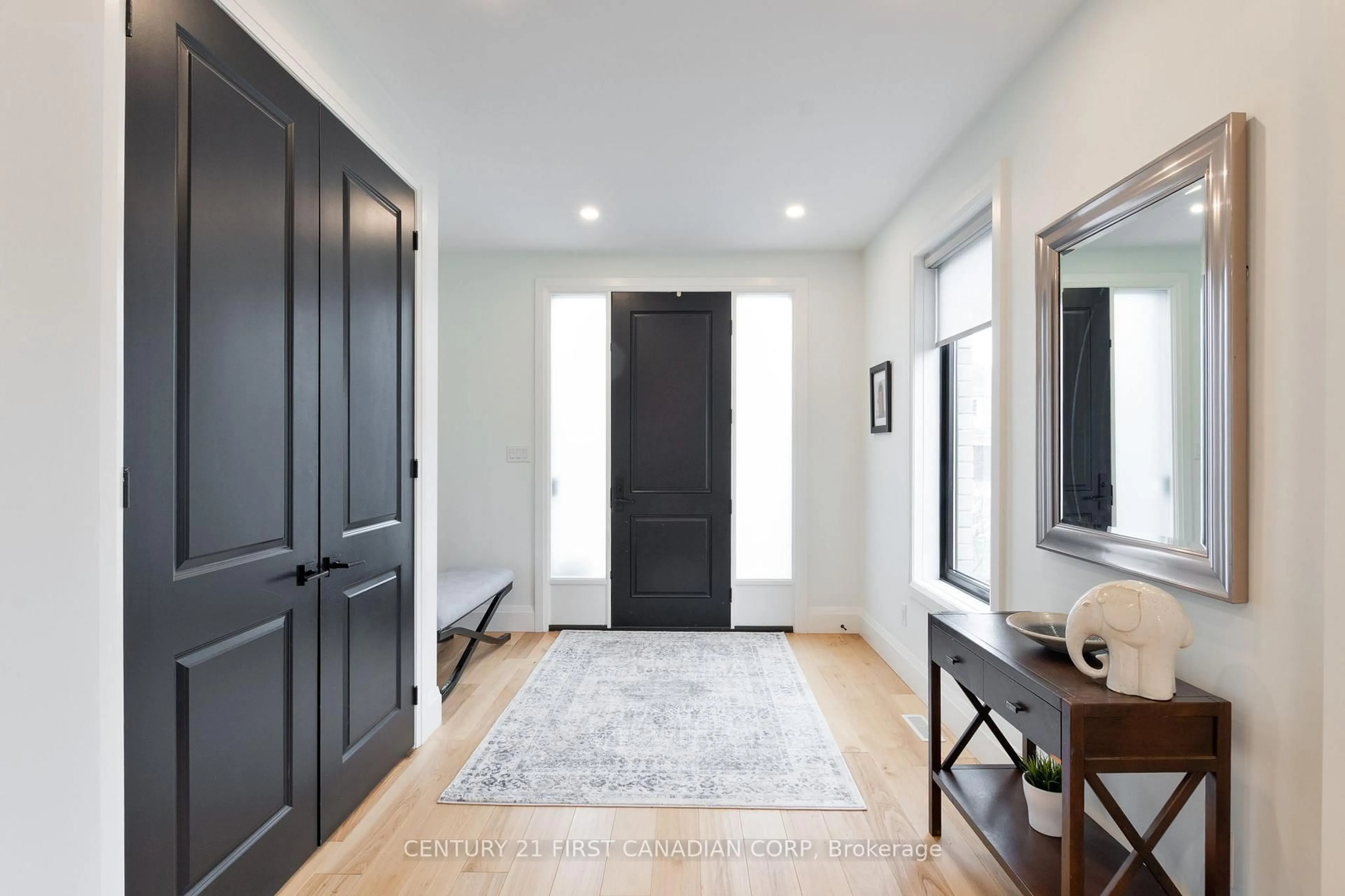 Indoor entryway for 2347 Yellowbirch Crt, London North Ontario N6G 5C1