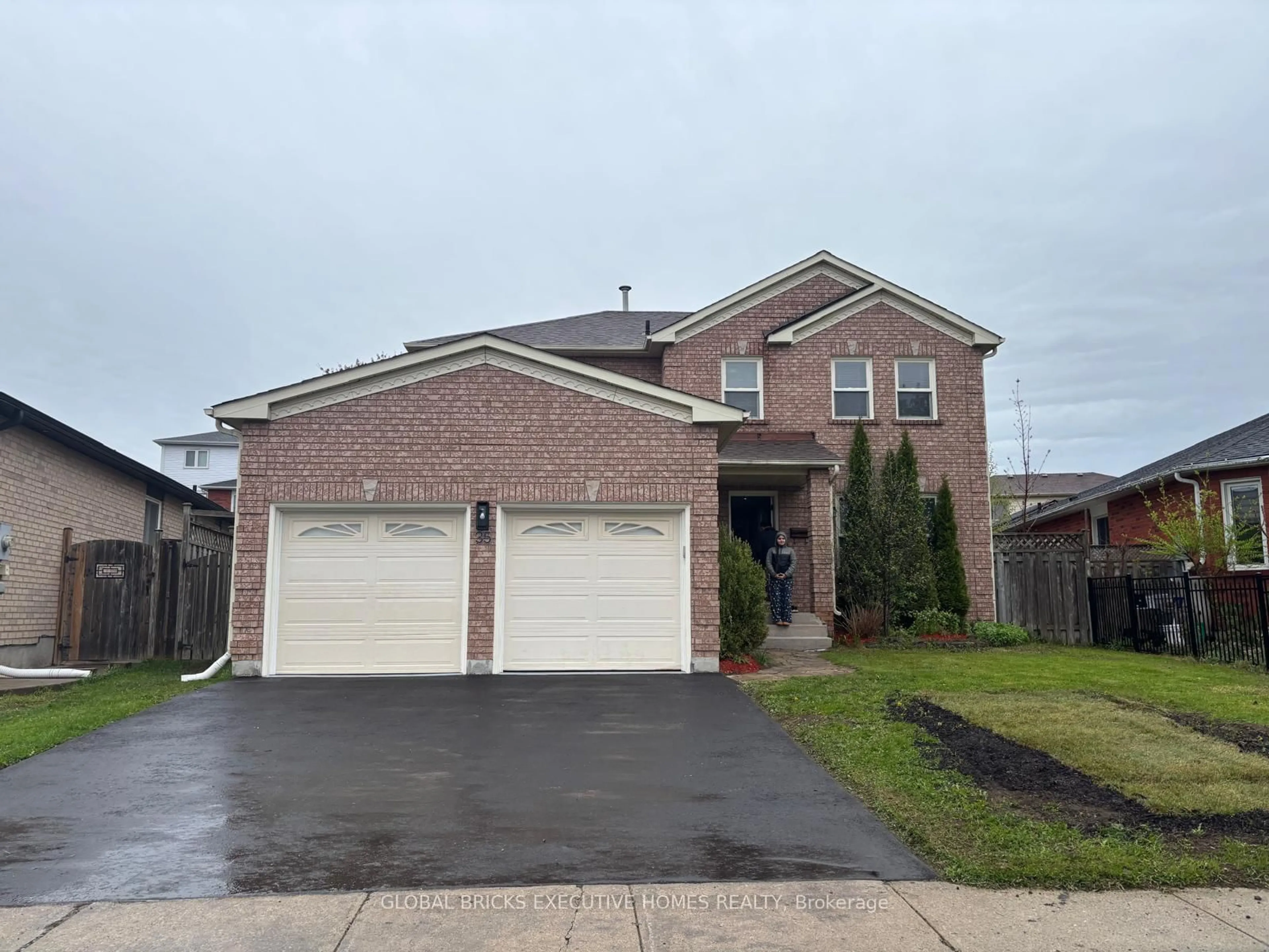 Home with brick exterior material, street for 35 Attwood Dr, Cambridge Ontario N1T 1L4