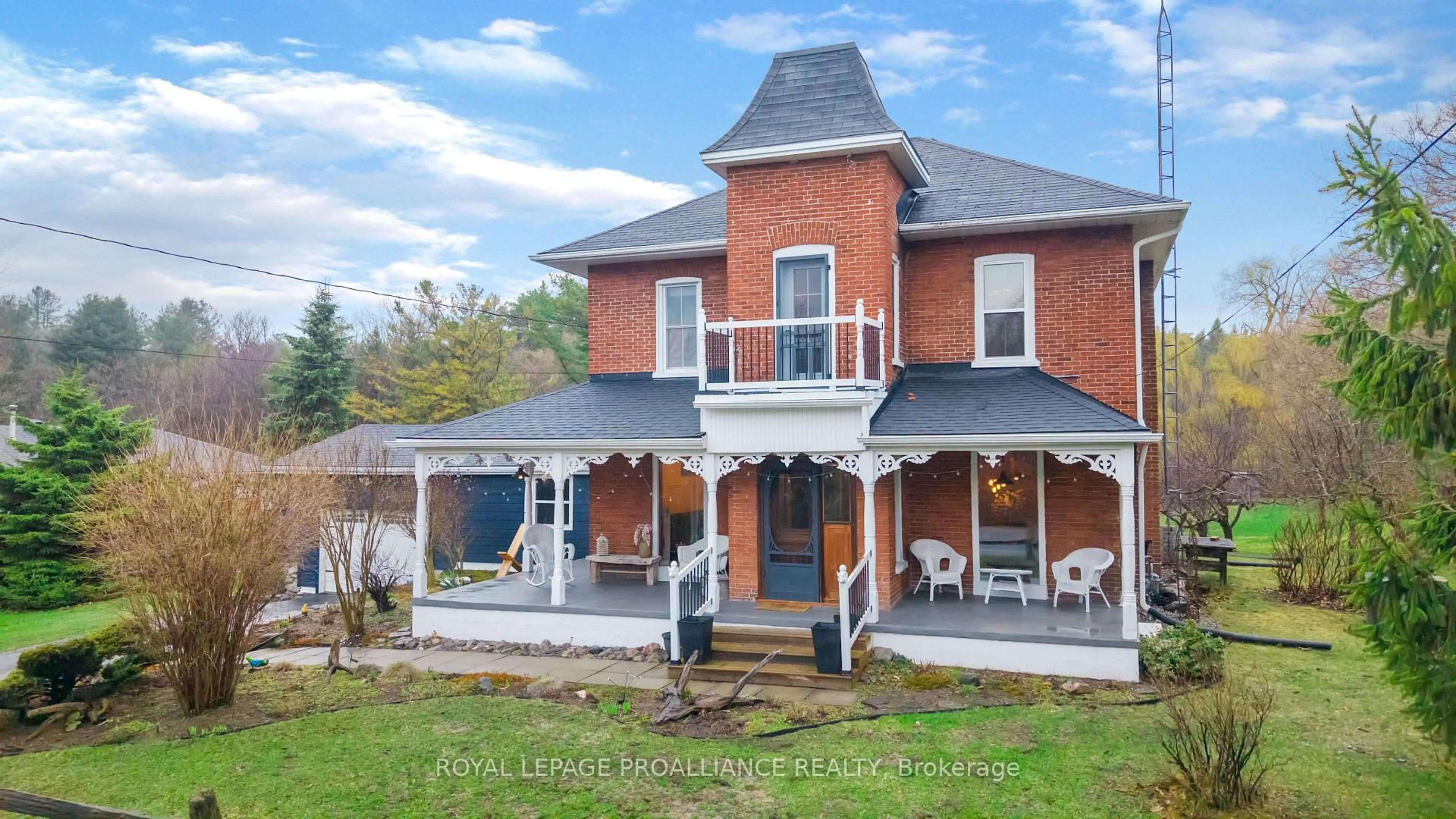 Home with brick exterior material, building for 16366 Highway 2 Rd, Trenton Ontario K8V 5P7