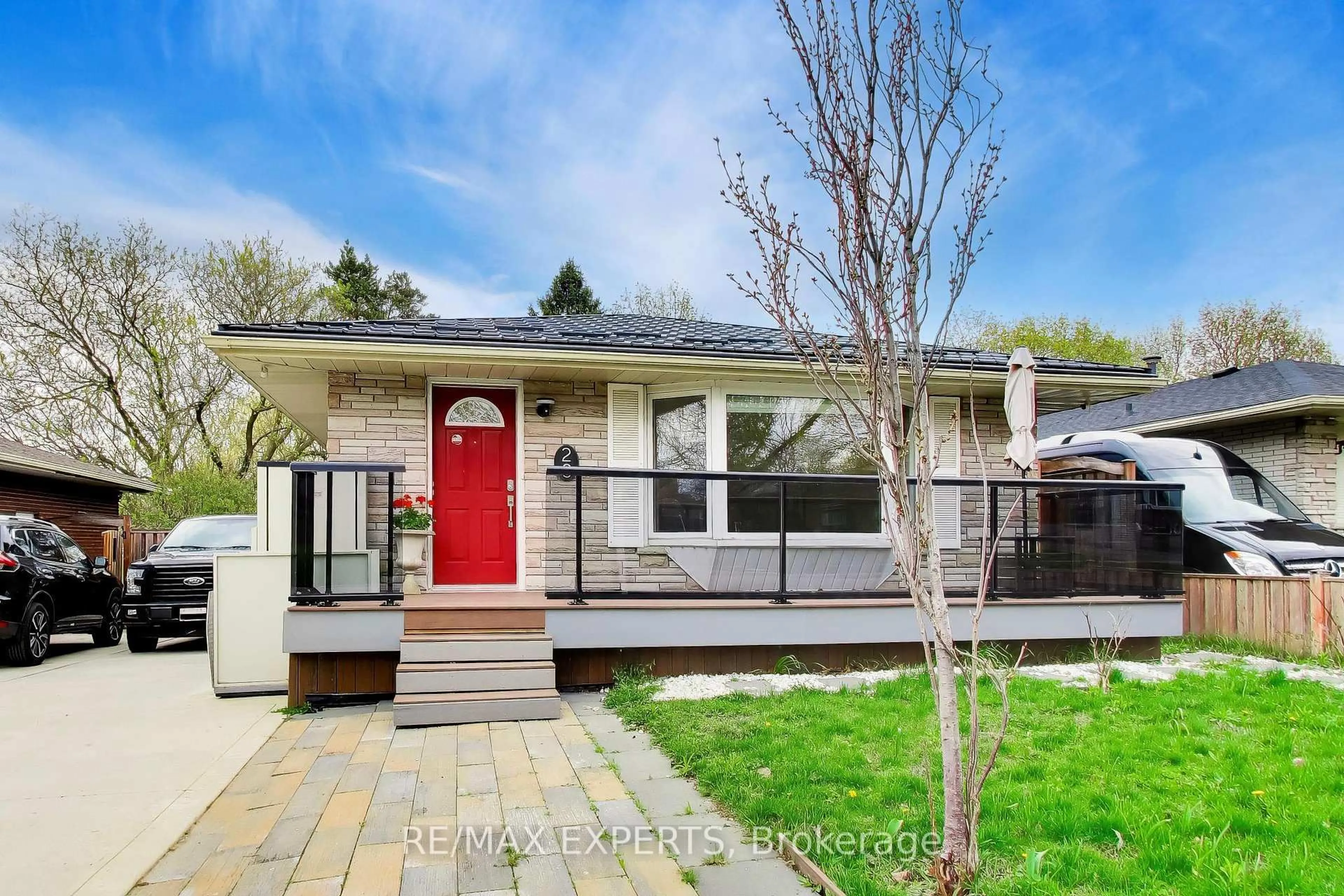 Home with vinyl exterior material, street for 26 Pinedale Dr, Kitchener Ontario N2E 1J7