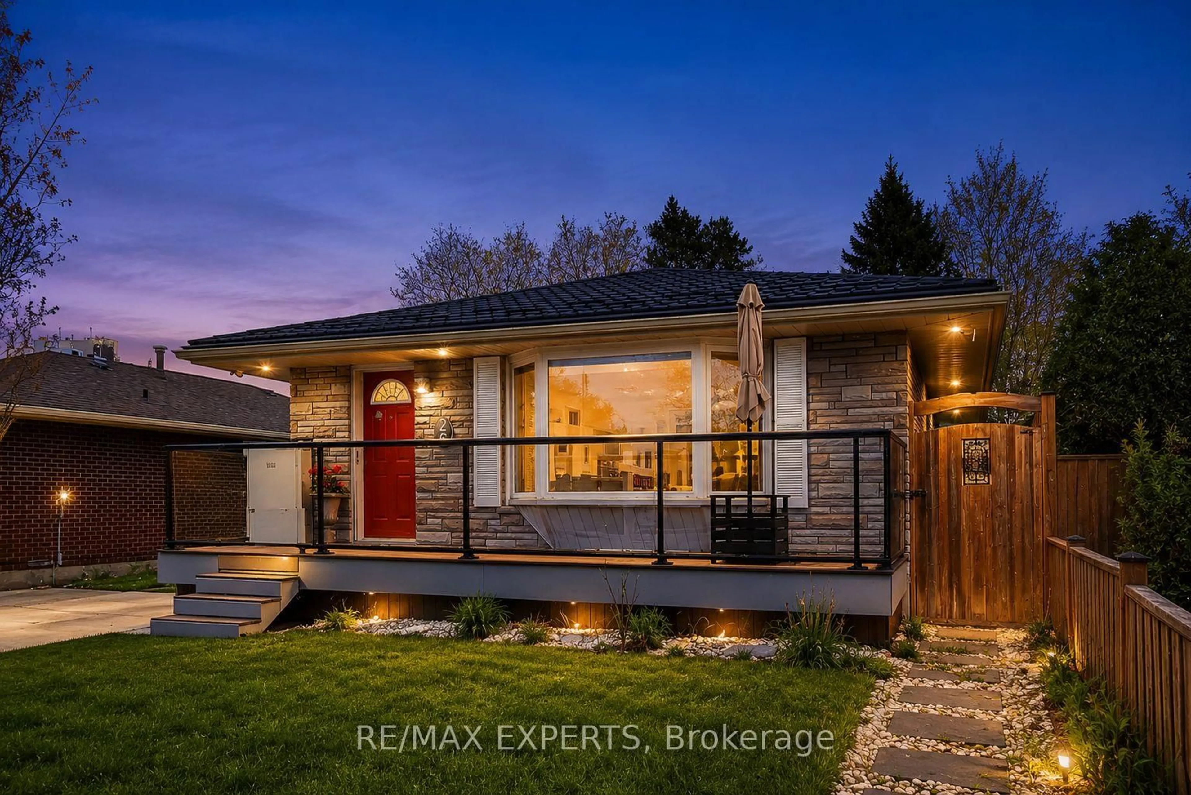 Home with brick exterior material, street for 26 Pinedale Dr, Kitchener Ontario N2E 1J7