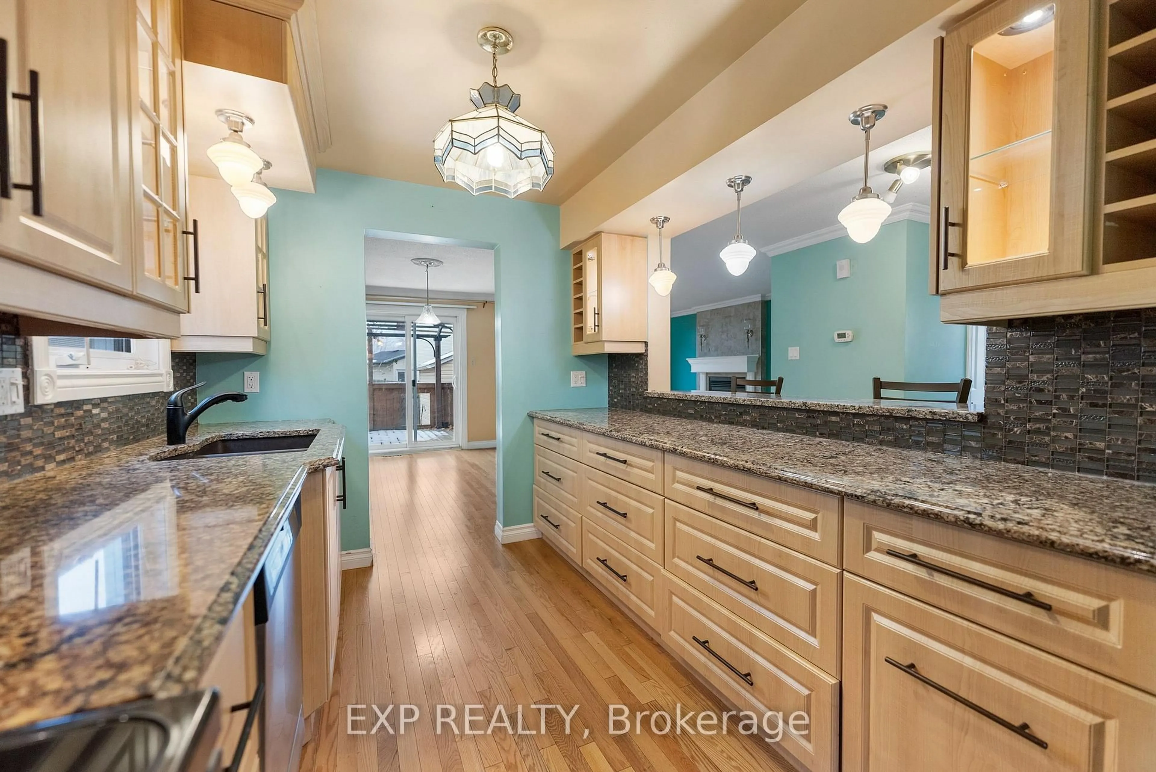 Open concept kitchen, unknown for 1626 Prestwick Dr, Orleans Ontario K1E 2Y1