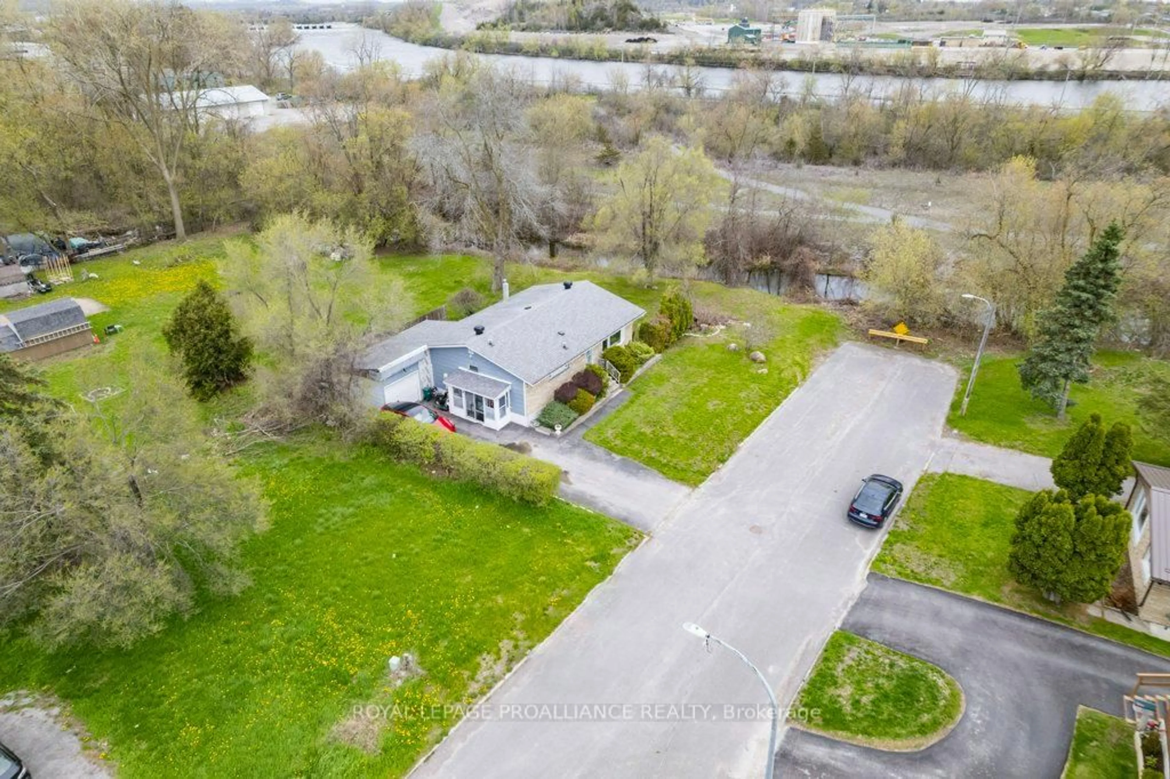 A pic from outside/outdoor area/front of a property/back of a property/a pic from drone, unknown for 86 Store St, Quinte West Ontario K8V 4J2