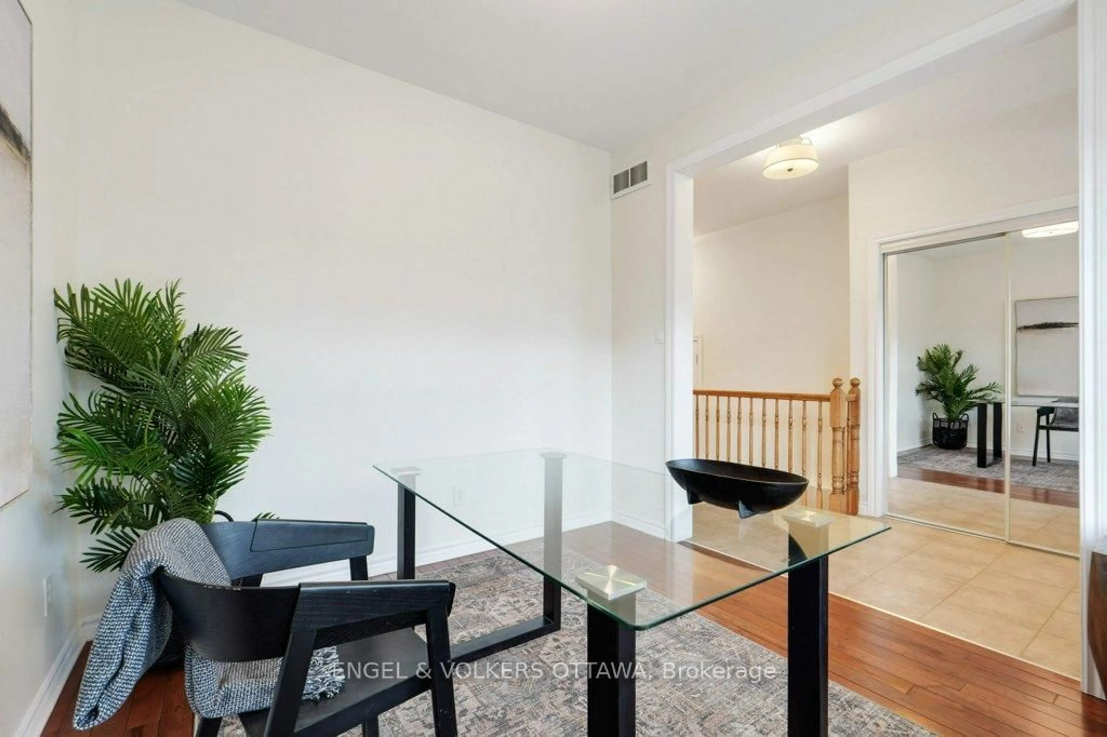 Unknown for 2531 Stone Cove Cres, Ottawa Ontario K2J 0T2