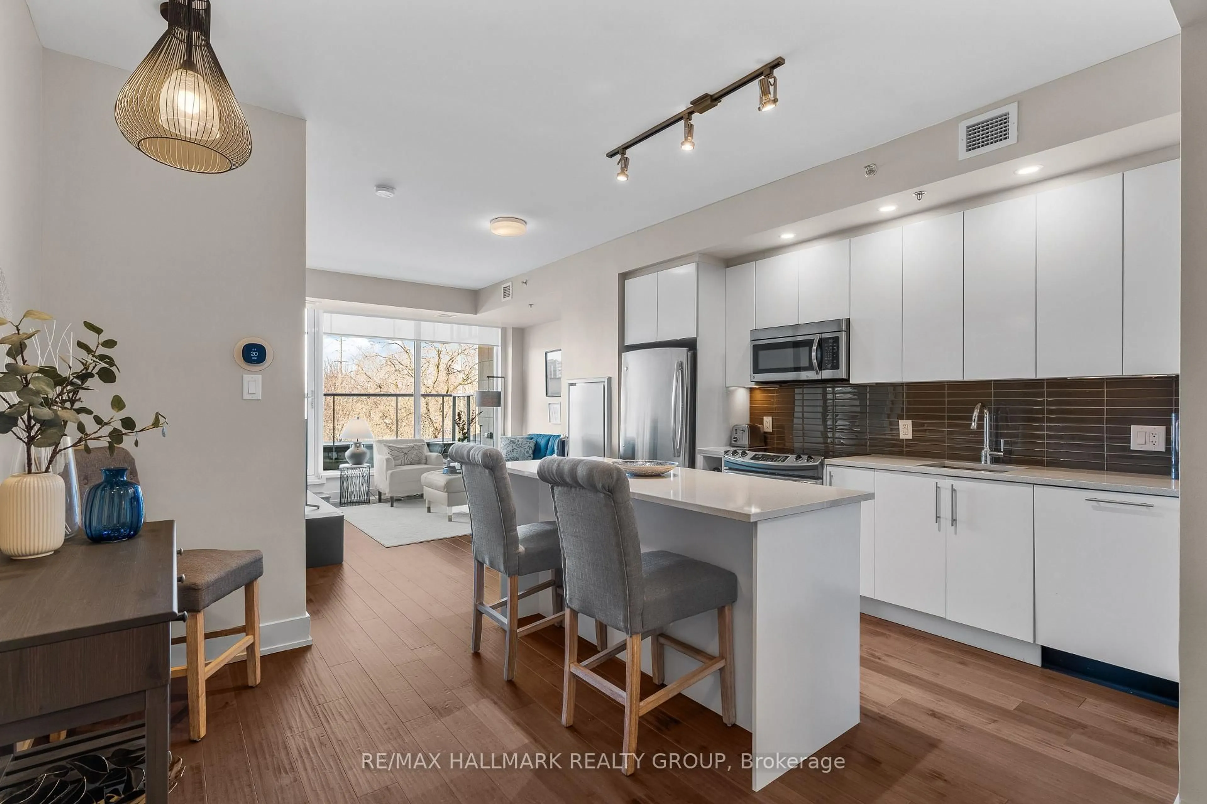 Open concept kitchen, unknown for 108 Richmond Rd #211, Ottawa Ontario K1Z 0B3