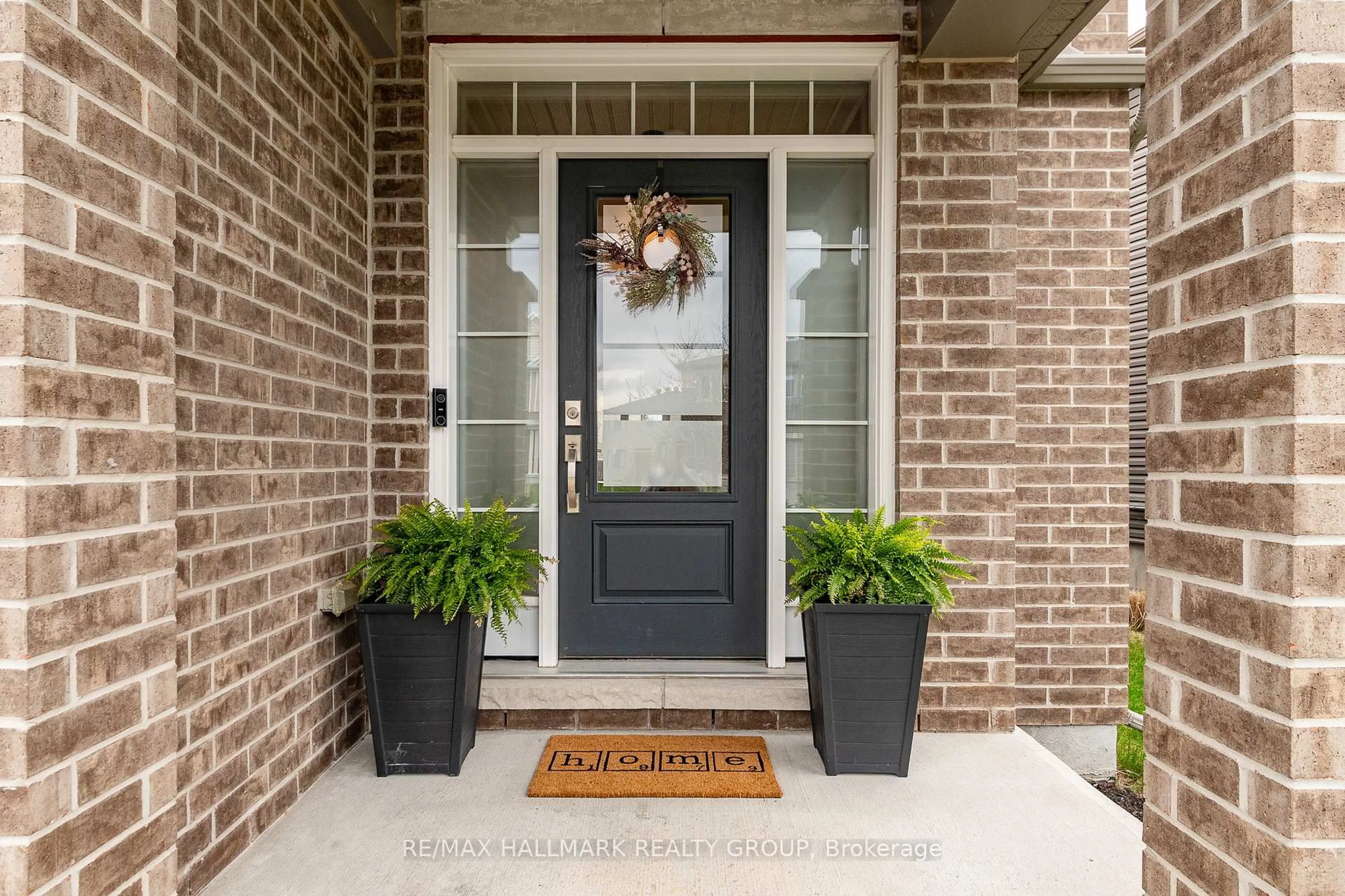 Indoor entryway for 192 Kimpton Dr, Stittsville Ontario K2S 2J2