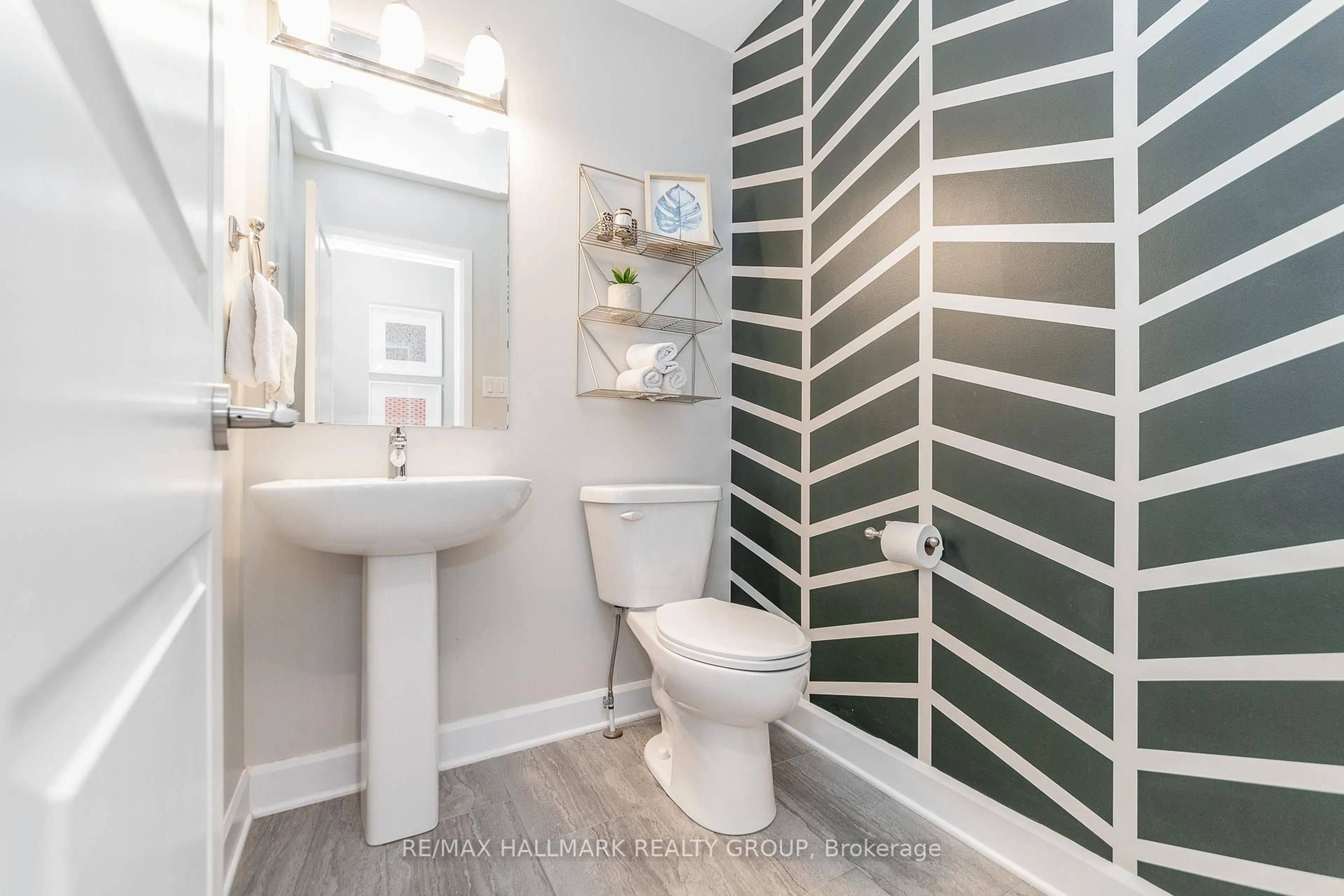 Contemporary bathroom, ceramic/tile floor for 192 Kimpton Dr, Stittsville Ontario K2S 2J2
