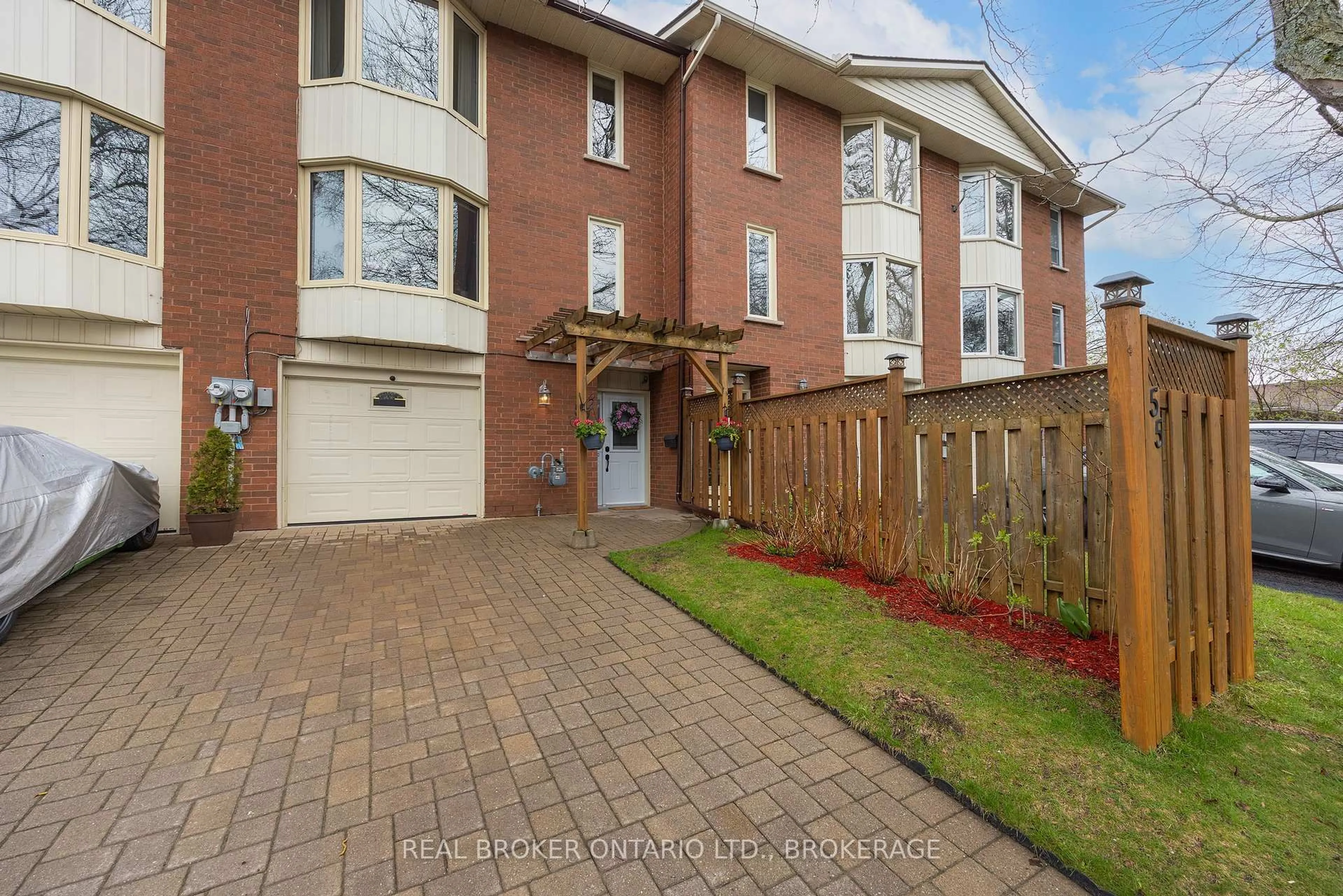 A pic from outside/outdoor area/front of a property/back of a property/a pic from drone, street for 55 LIMERIDGE Dr, Kingston Ontario K7K 6M1