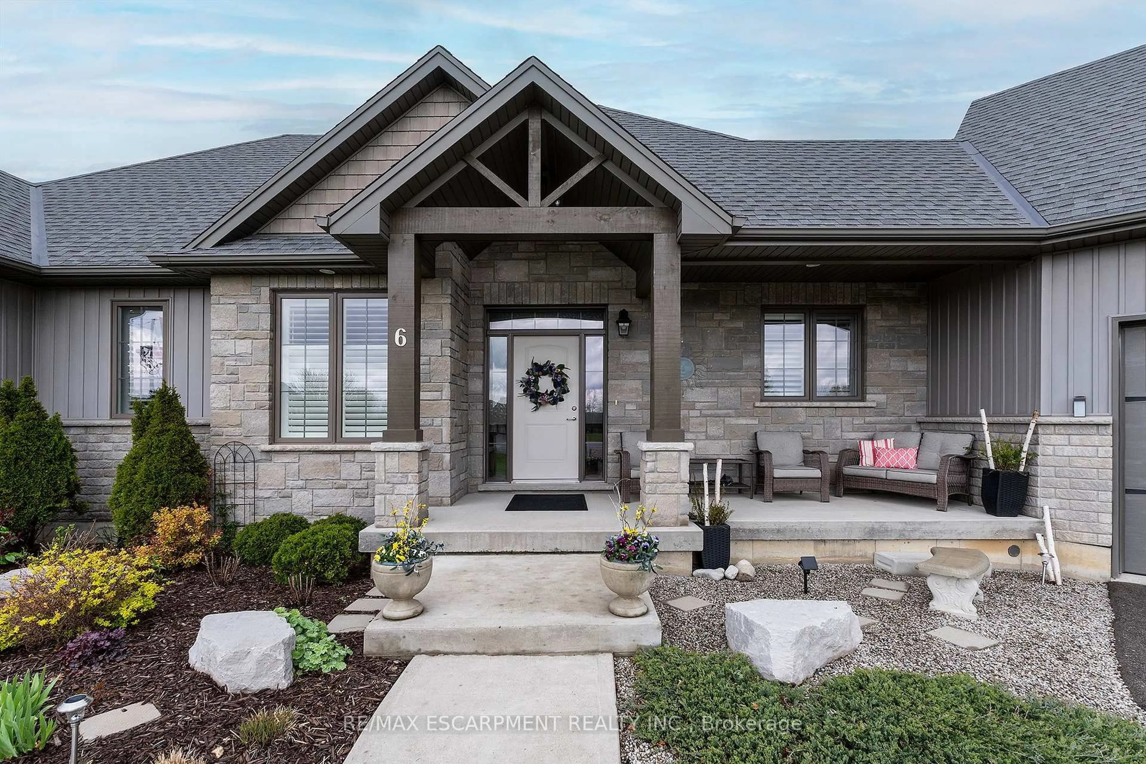 Home with brick exterior material, unknown for 6 Macneil Crt, Brantford Ontario N3S 0G3