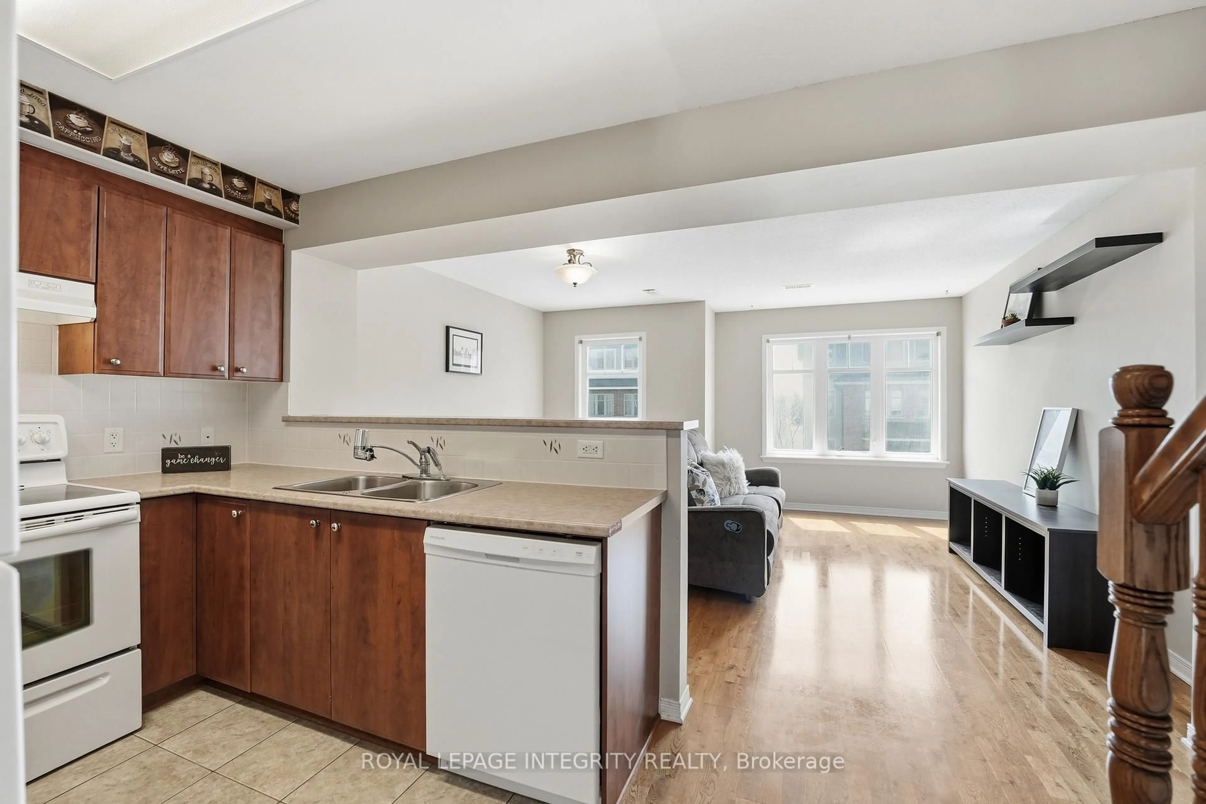 Open concept kitchen, ceramic/tile floor for 642 Reardon Private #11, Ottawa Ontario K1V 2K8