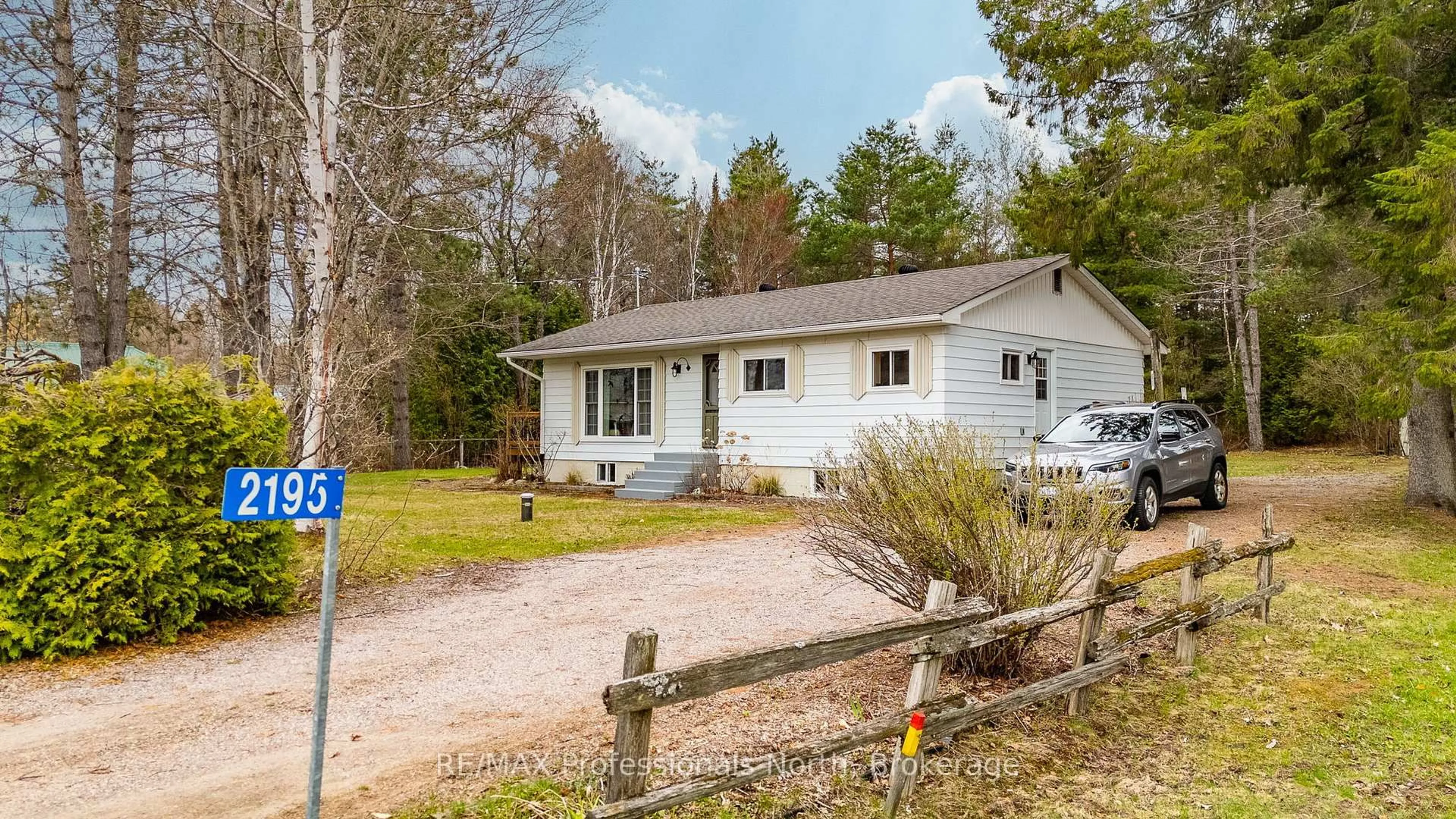 Unknown for 2195 Loop Rd, Highlands East Ontario K0L 3C0