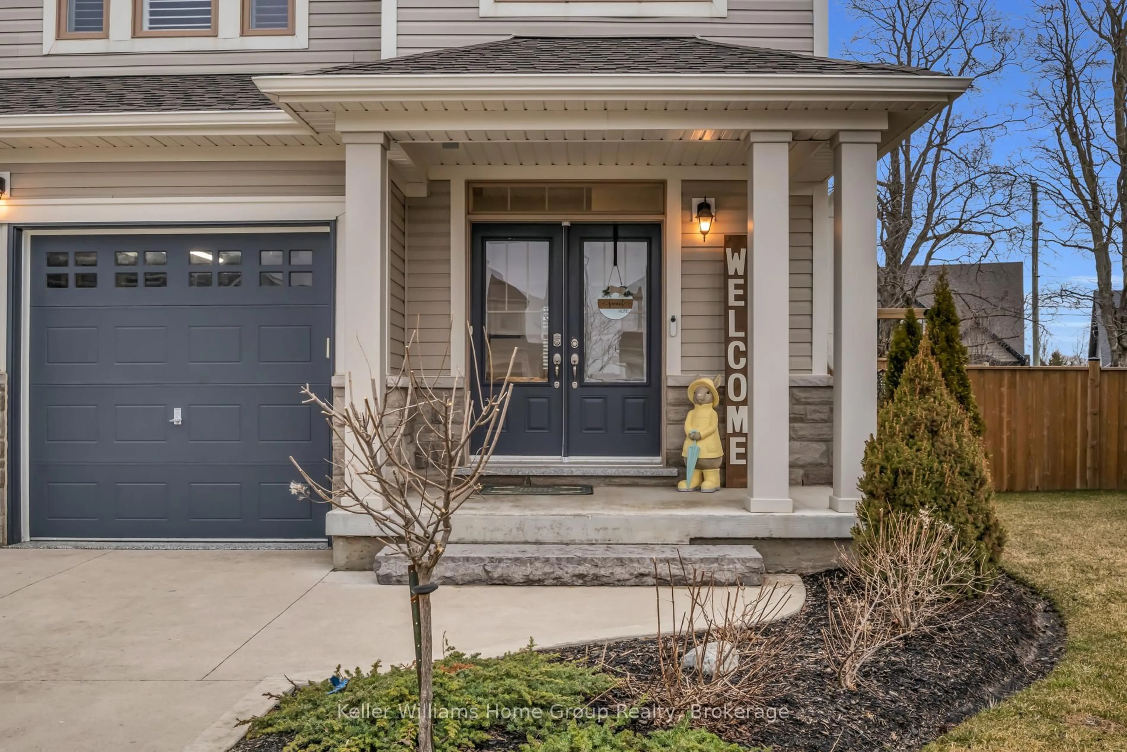 Indoor entryway for 192 Harpin Way, Centre Wellington Ontario N1M 0G8