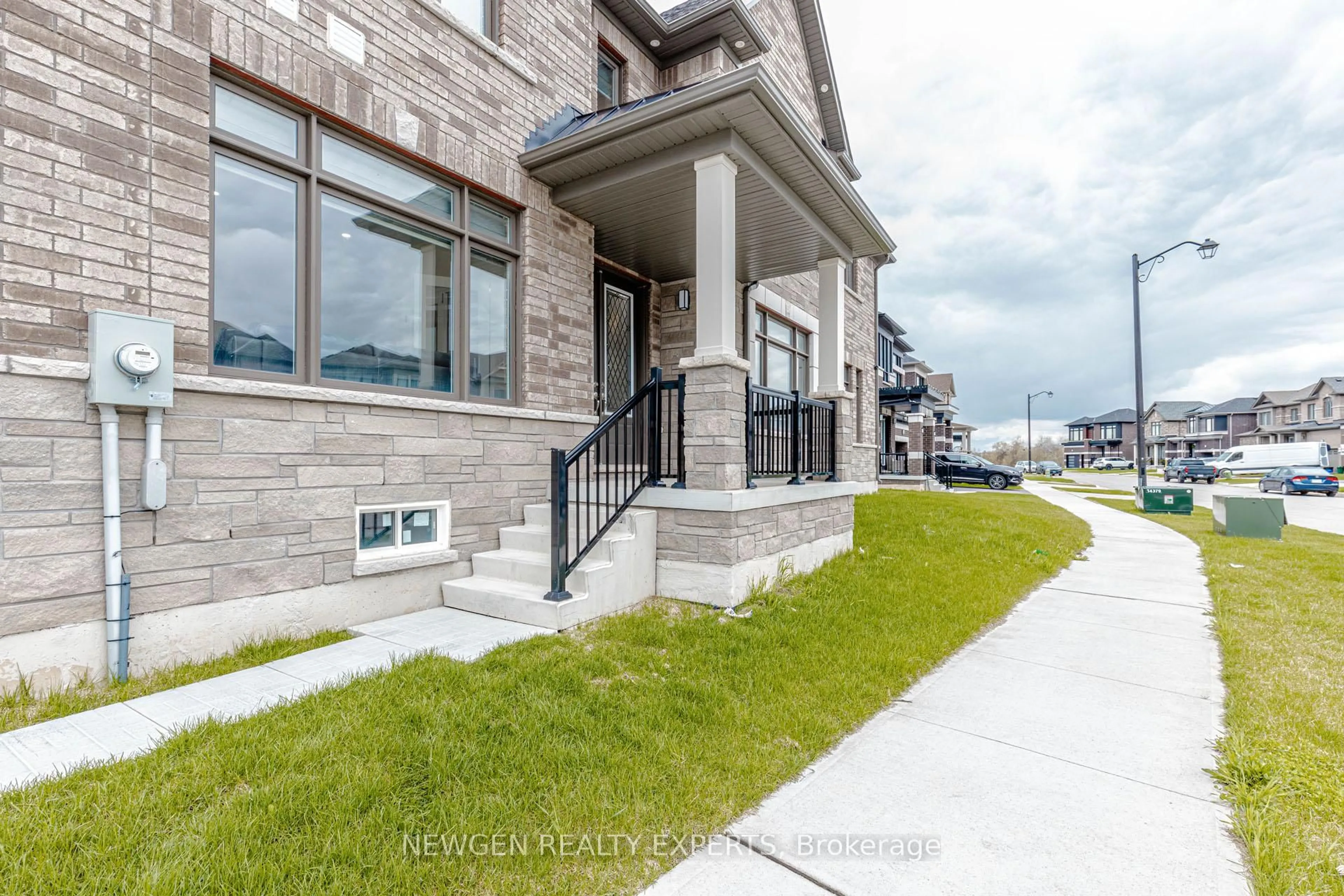 Unknown for 405 Newman Dr, Cambridge Ontario N1R 5S3