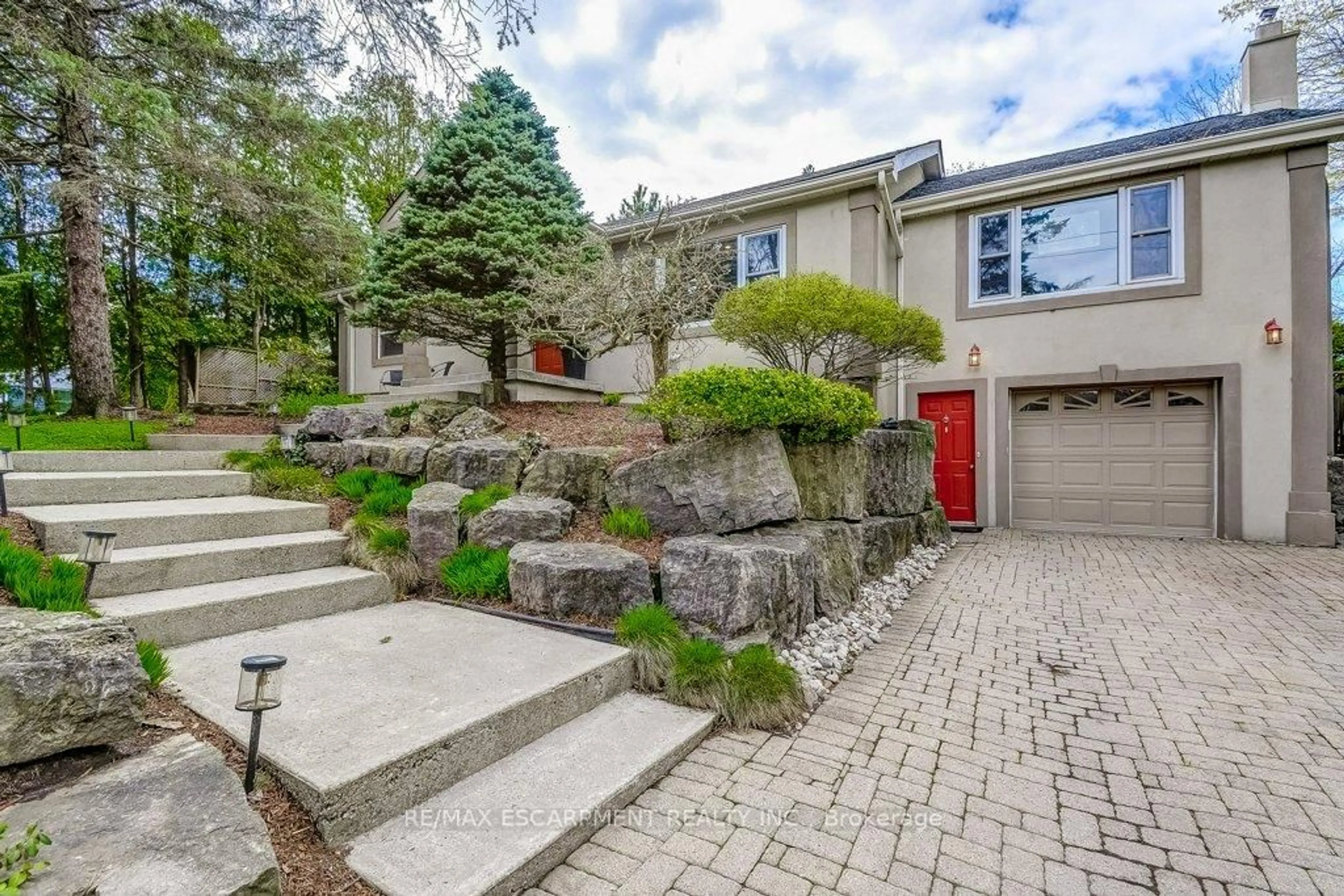 Home with brick exterior material, street for 121 ELGIN St, Hamilton Ontario L0R 2H0