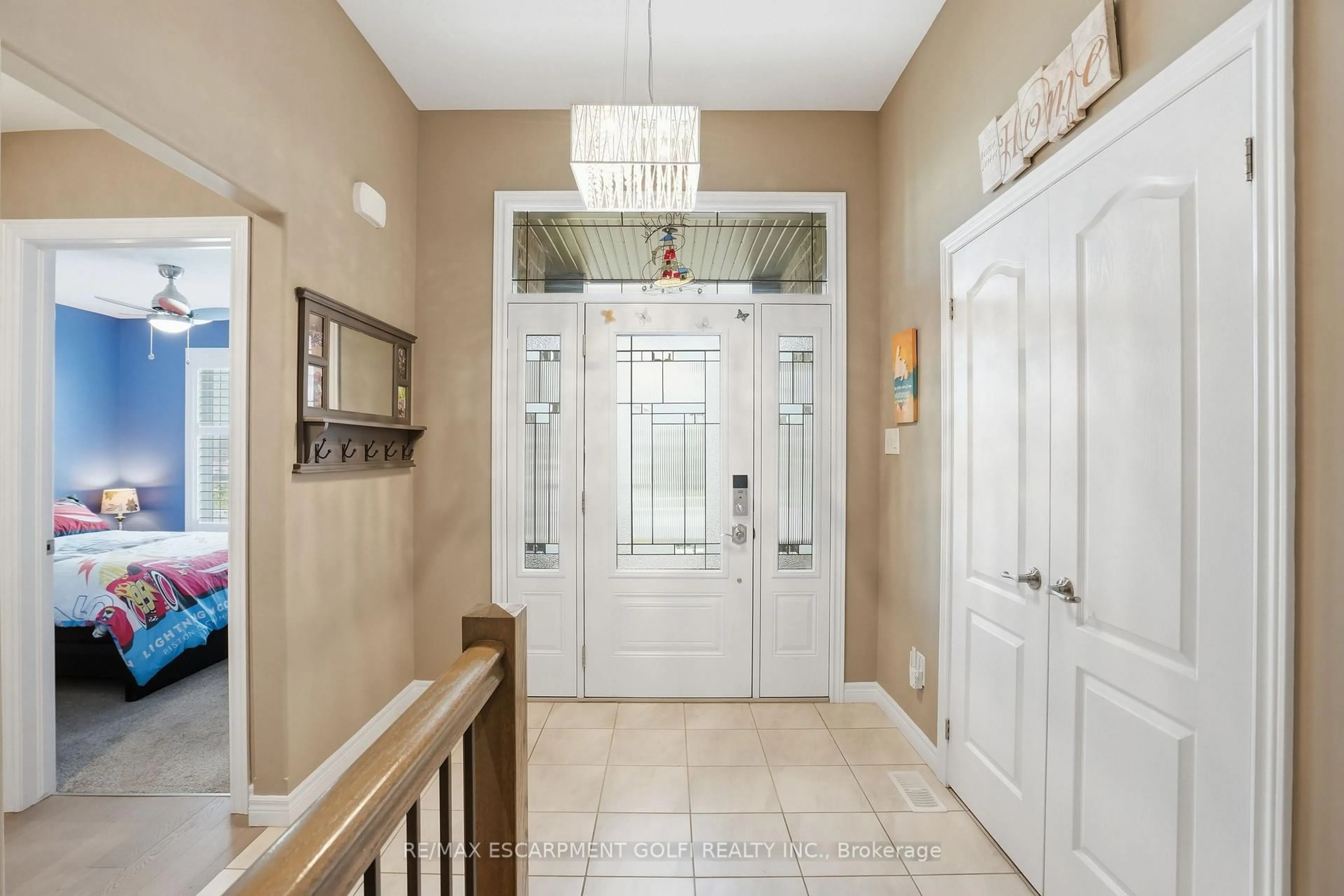 Indoor entryway for 35 Patten Dr, Brant Ontario N0E 1N0