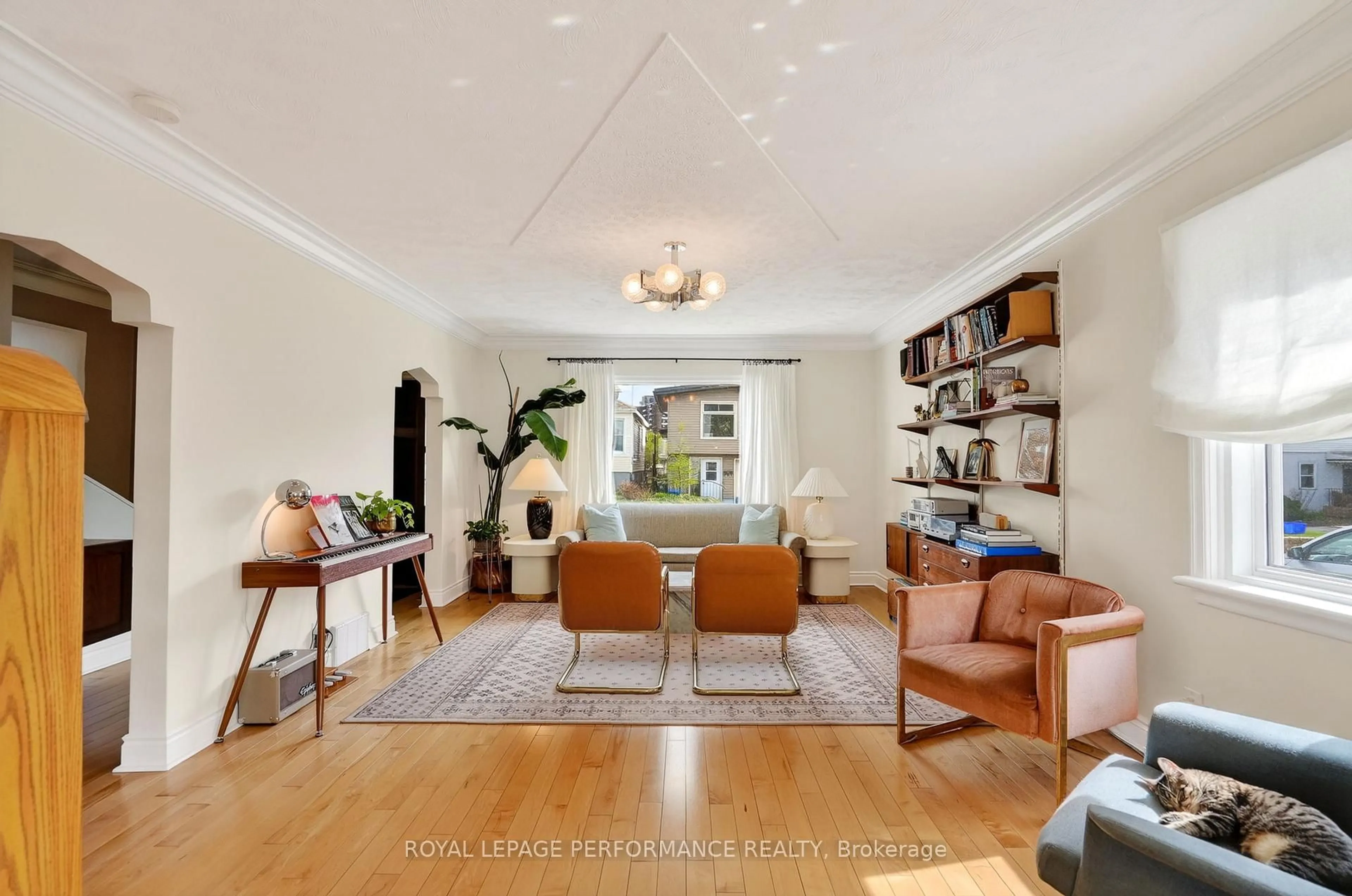 Living room with furniture, unknown for 317 Shakespeare St, Ottawa Ontario K1L 5M1