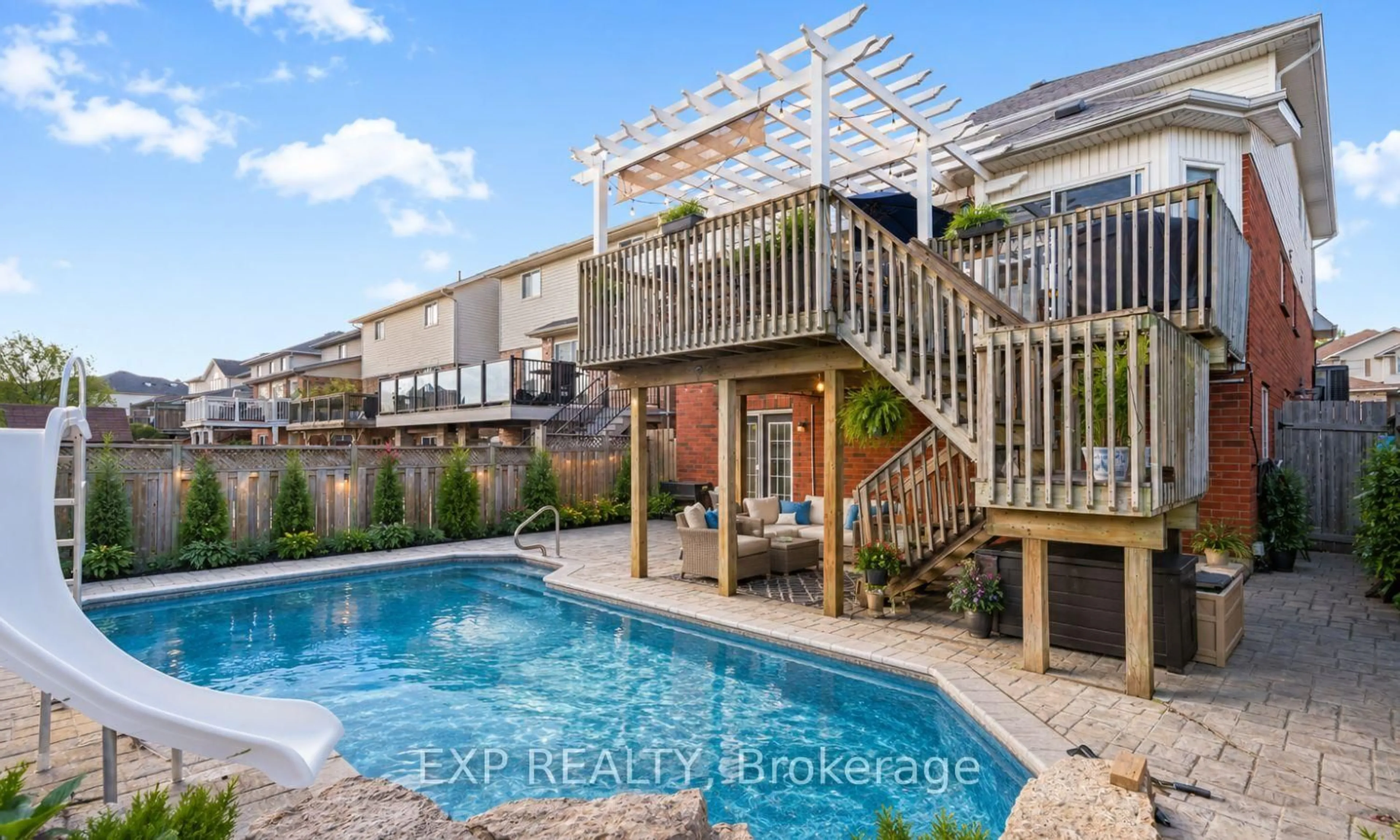Pool for 195 Green Vista Dr, Cambridge Ontario N1T 1Y9