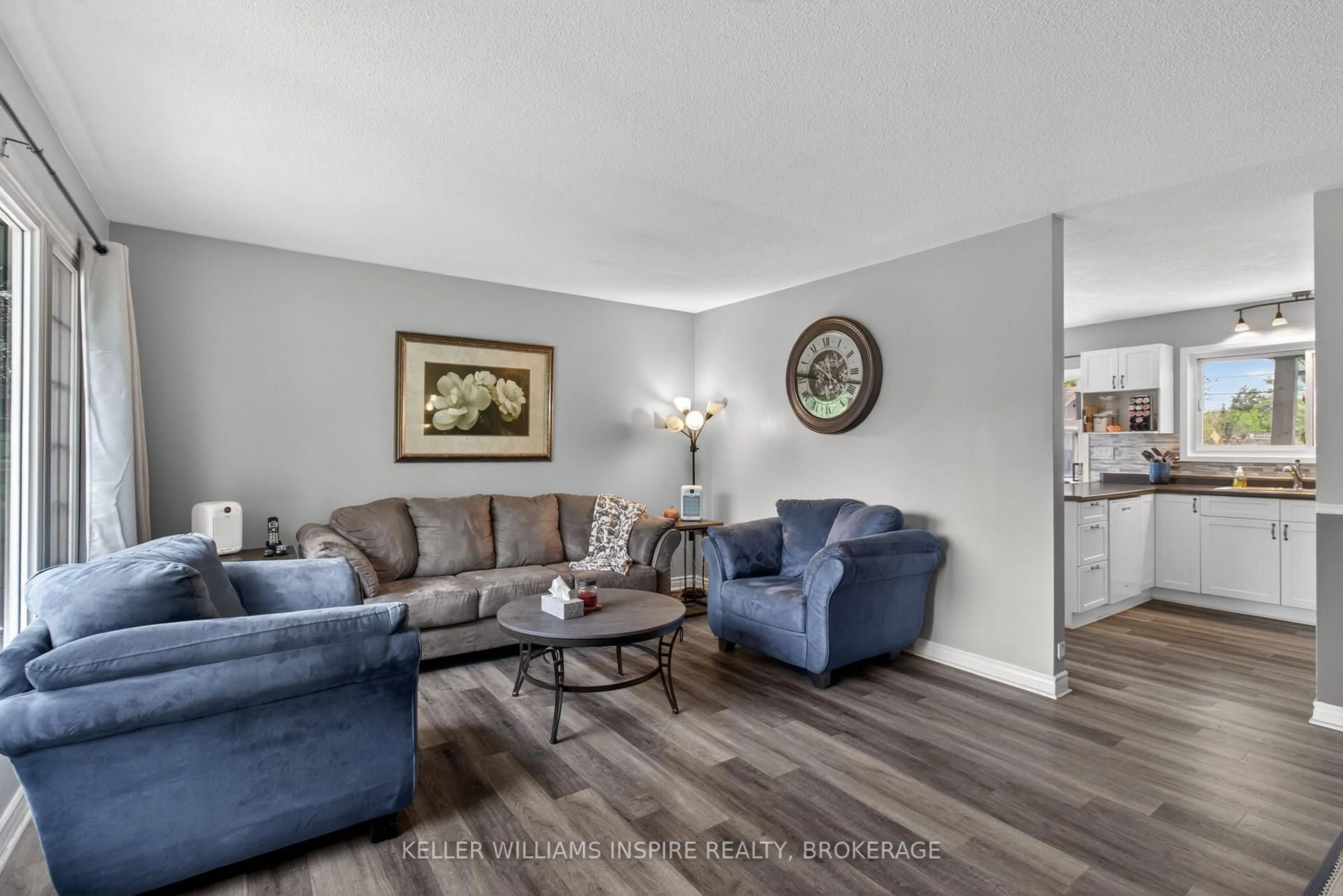 Living room with furniture, unknown for 66 Manor Dr, Brockville Ontario K6V 3E6