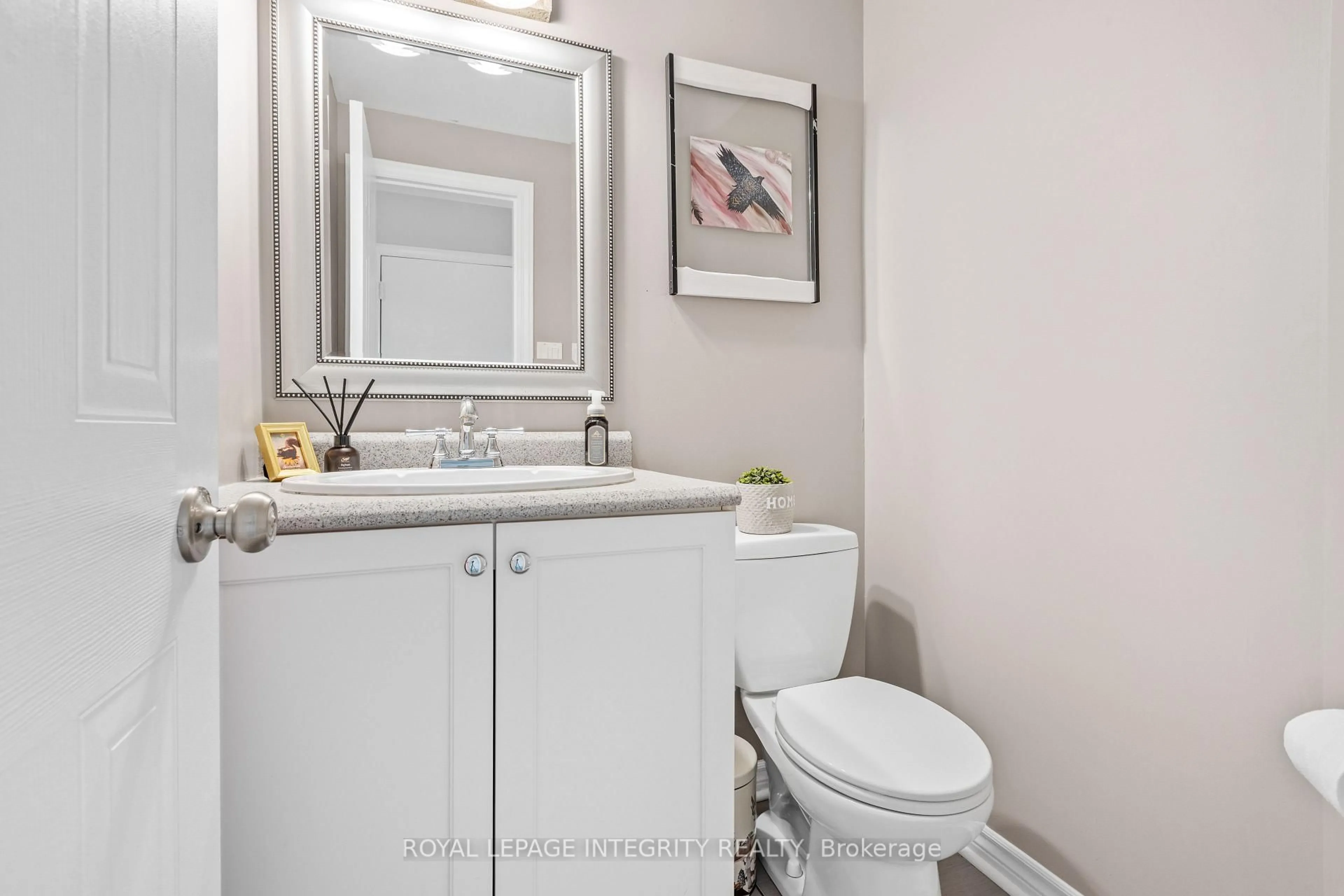 Standard bathroom, ceramic/tile floor for 1483 Launay Ave, Orleans Ontario K4A 3R9