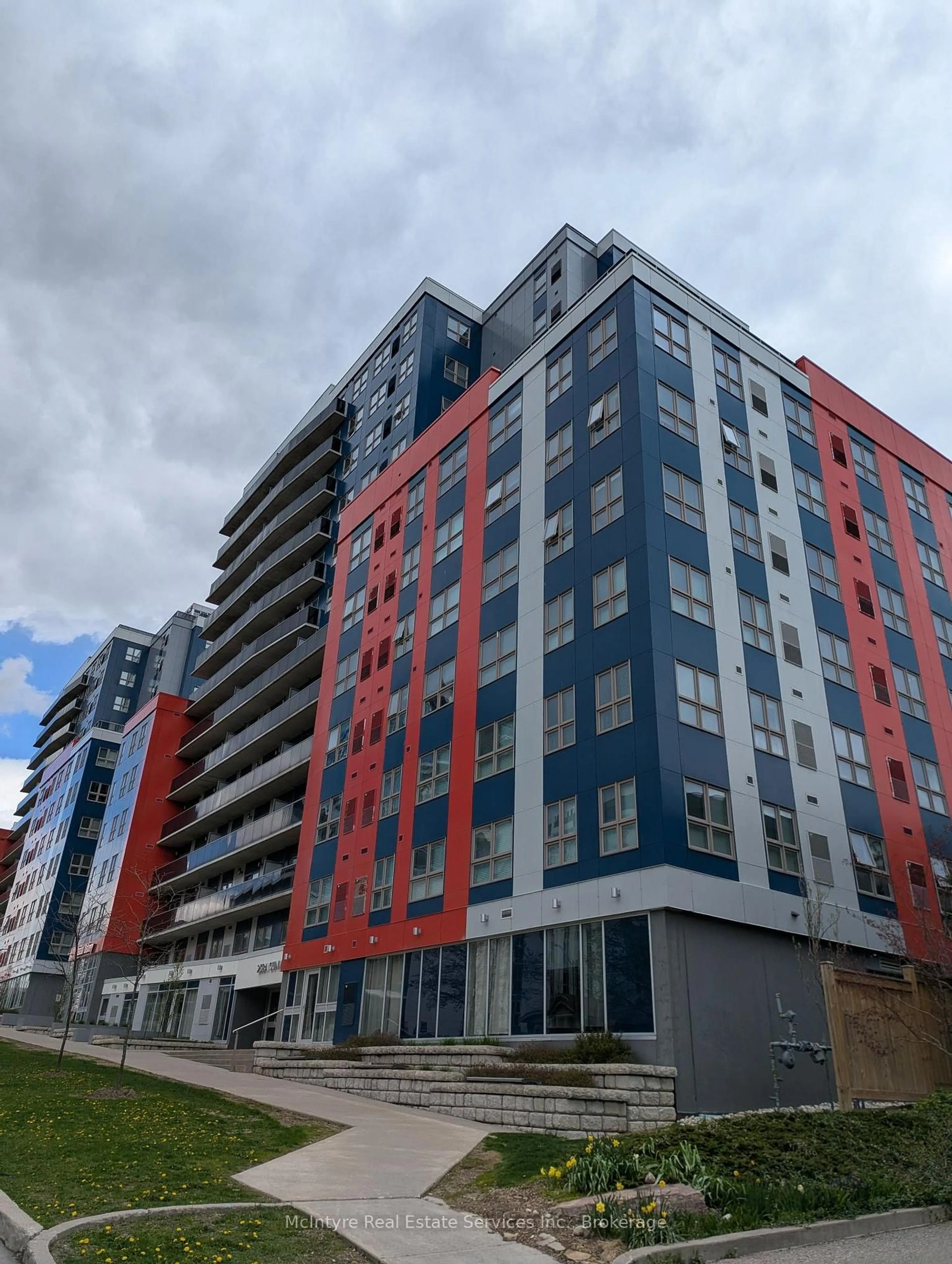 A pic from outside/outdoor area/front of a property/back of a property/a pic from drone, building for 258A Sunview St #155, Waterloo Ontario N2L 0H6