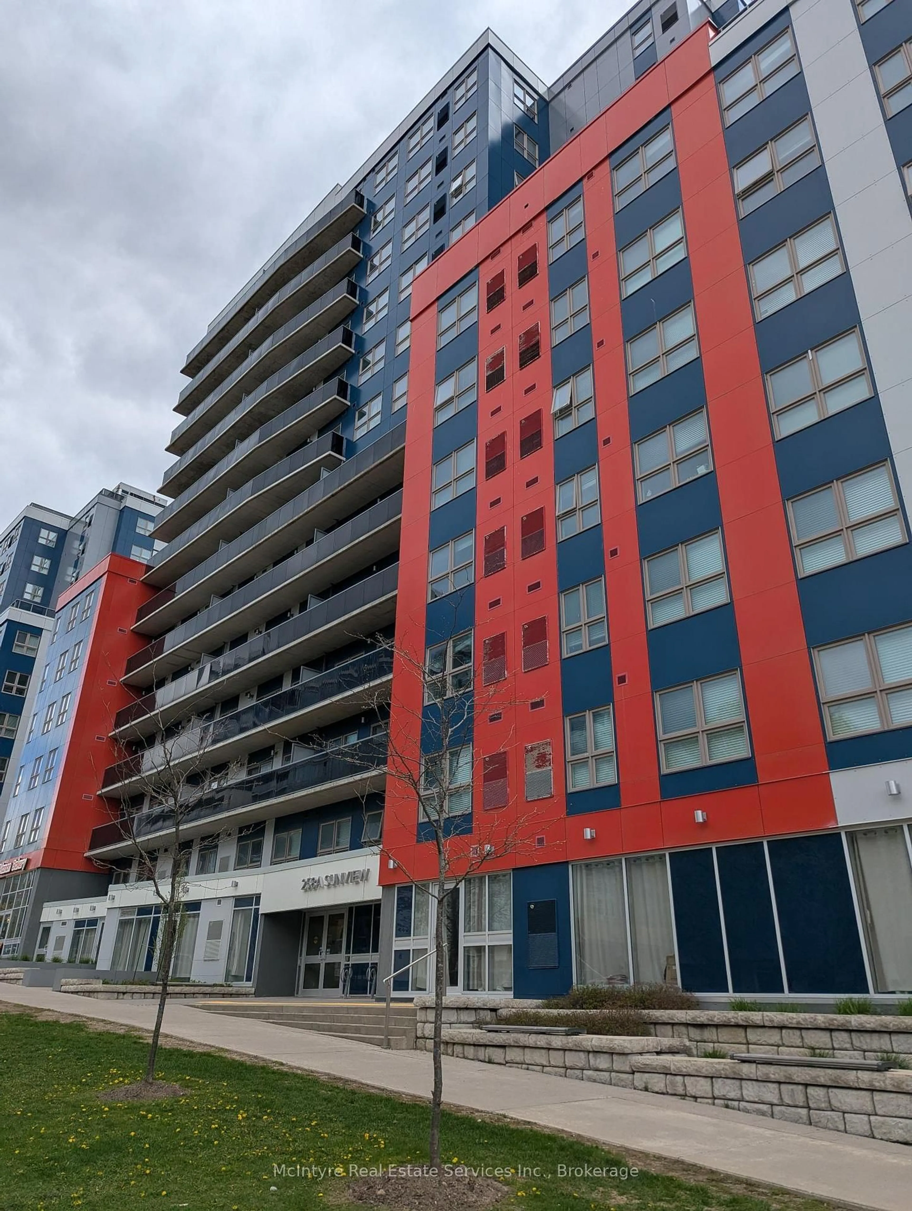 A pic from outside/outdoor area/front of a property/back of a property/a pic from drone, building for 258A Sunview St #155, Waterloo Ontario N2L 0H6