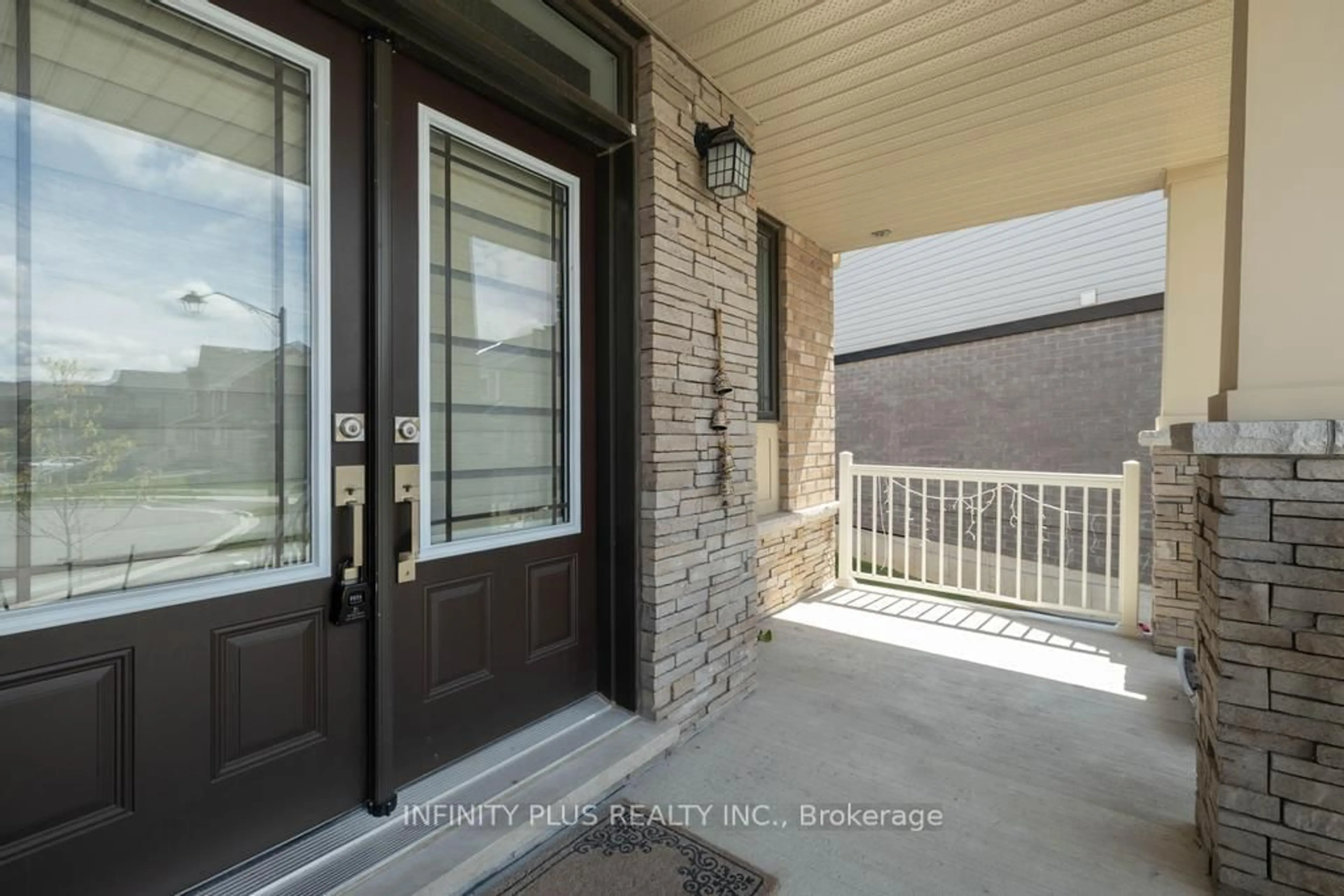 Indoor entryway for 51 Santo Crt, Woolwich Ontario N0B 1M0