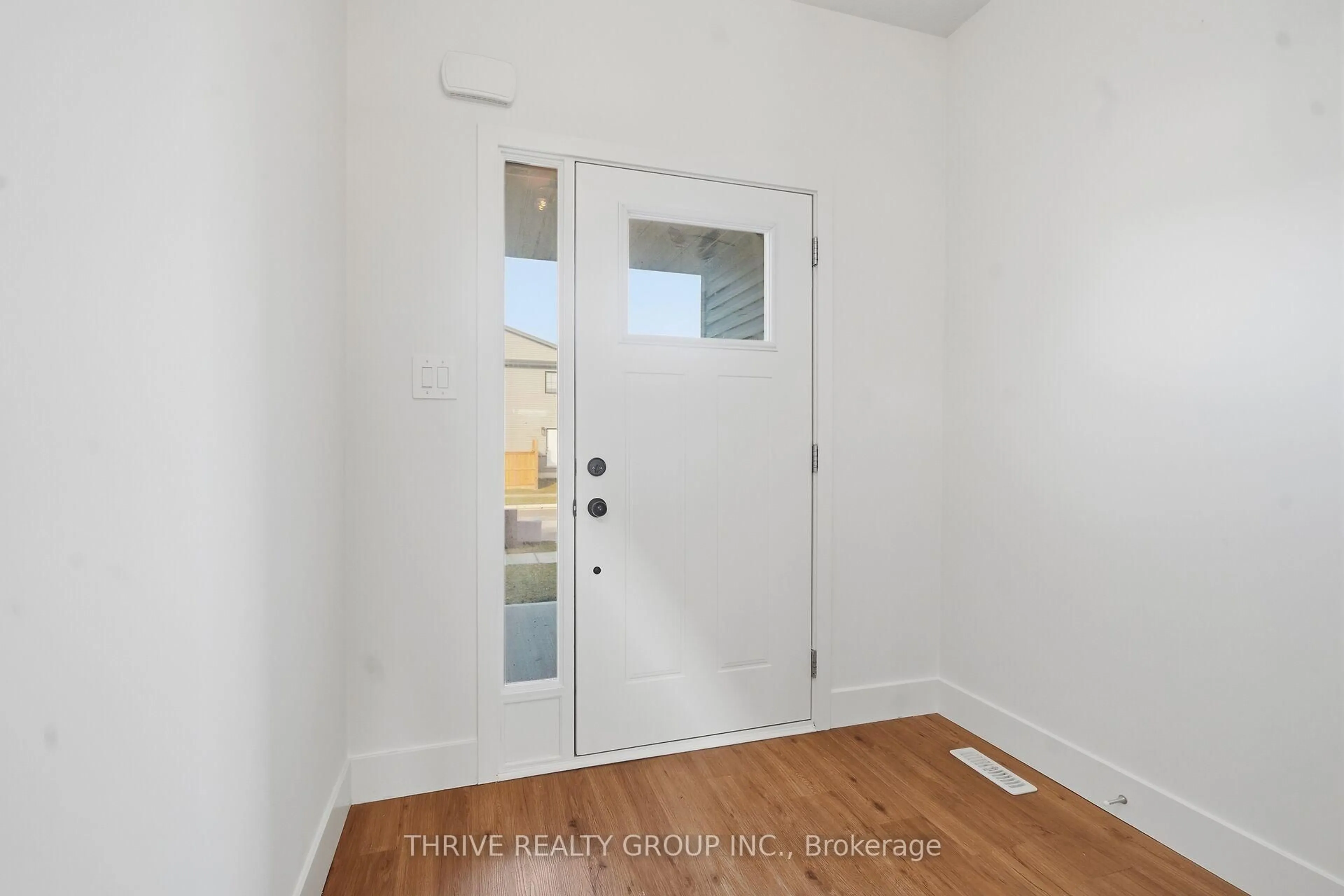 Indoor entryway for 2322 Jordan Blvd, London North Ontario N6G 3R5