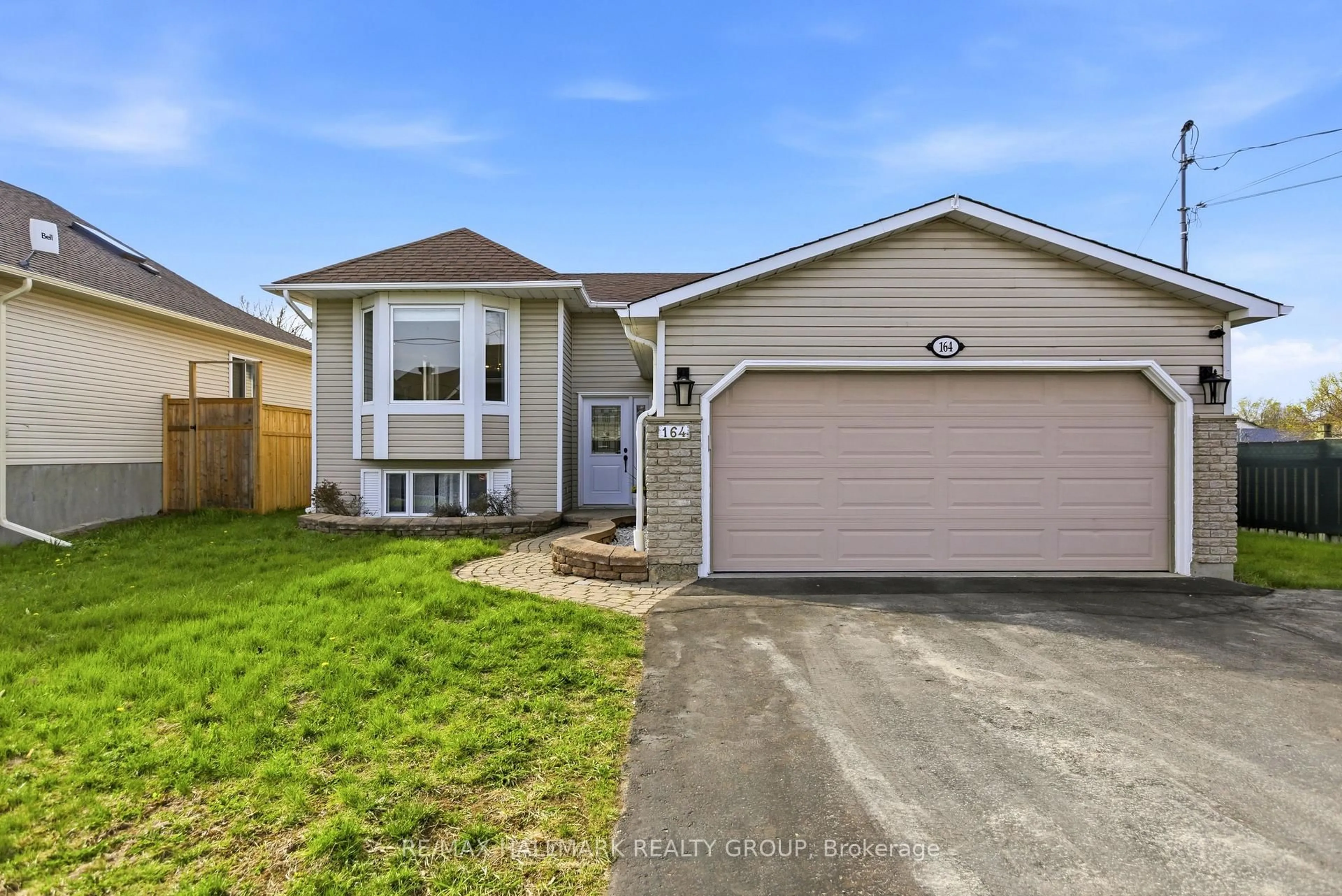 Home with vinyl exterior material, street for 164 Patterson Cres, Carleton Place Ontario K7C 4P3