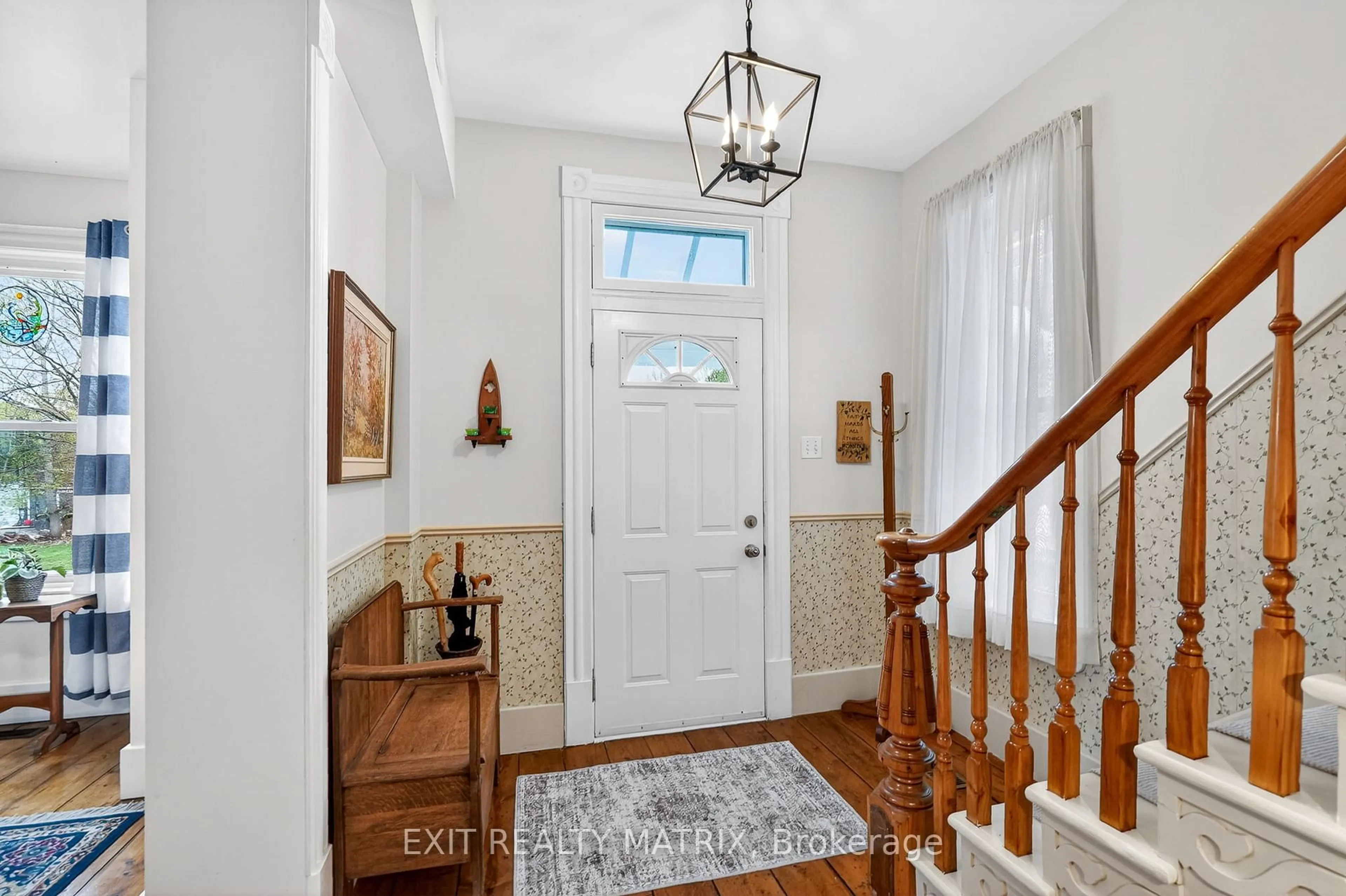 Indoor entryway for 22 Water St, Rideau Lakes Ontario K0G 1V0
