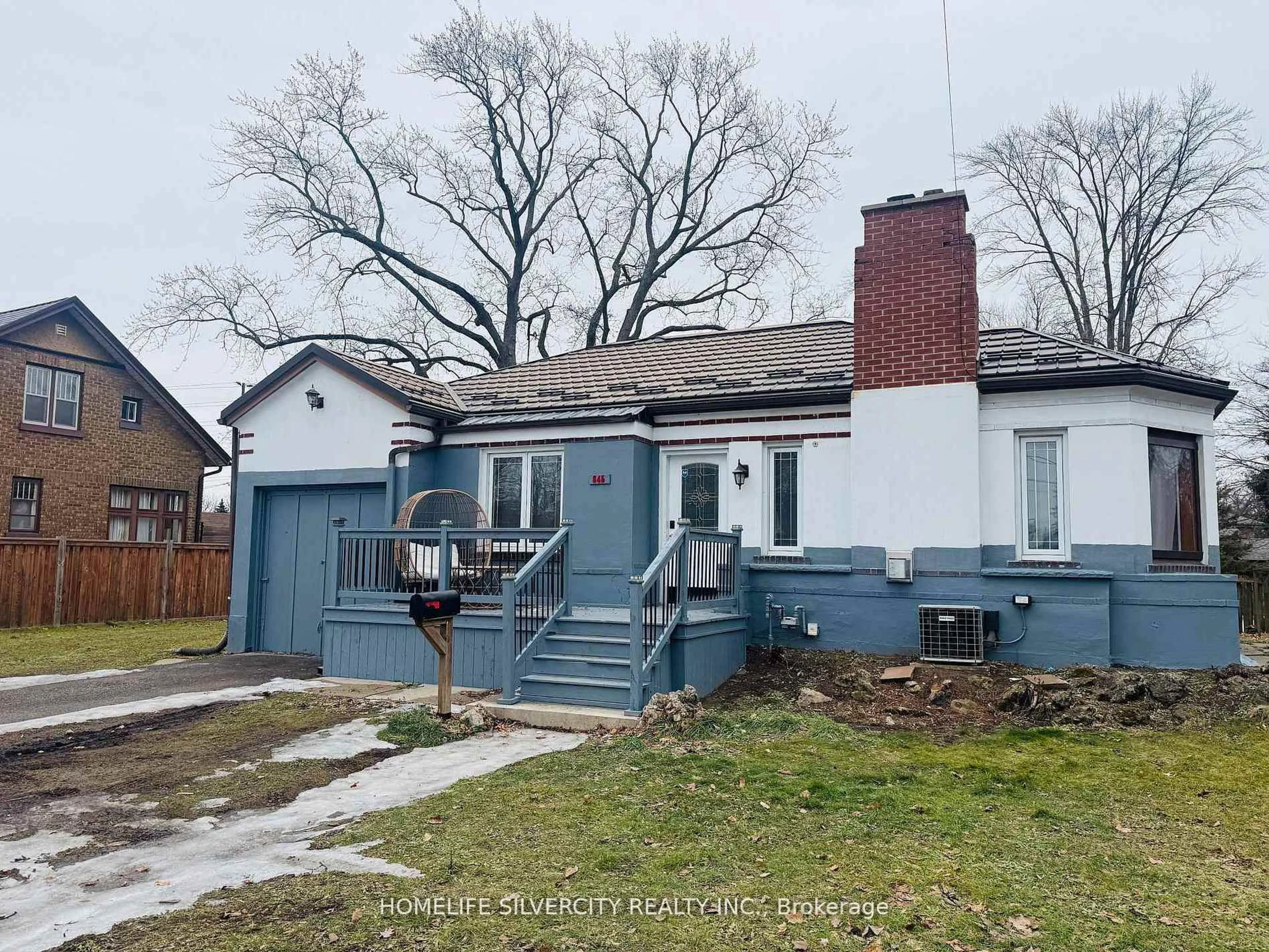 Home with brick exterior material, street for 845 Colborne St, Brantford Ontario N3S 3S8