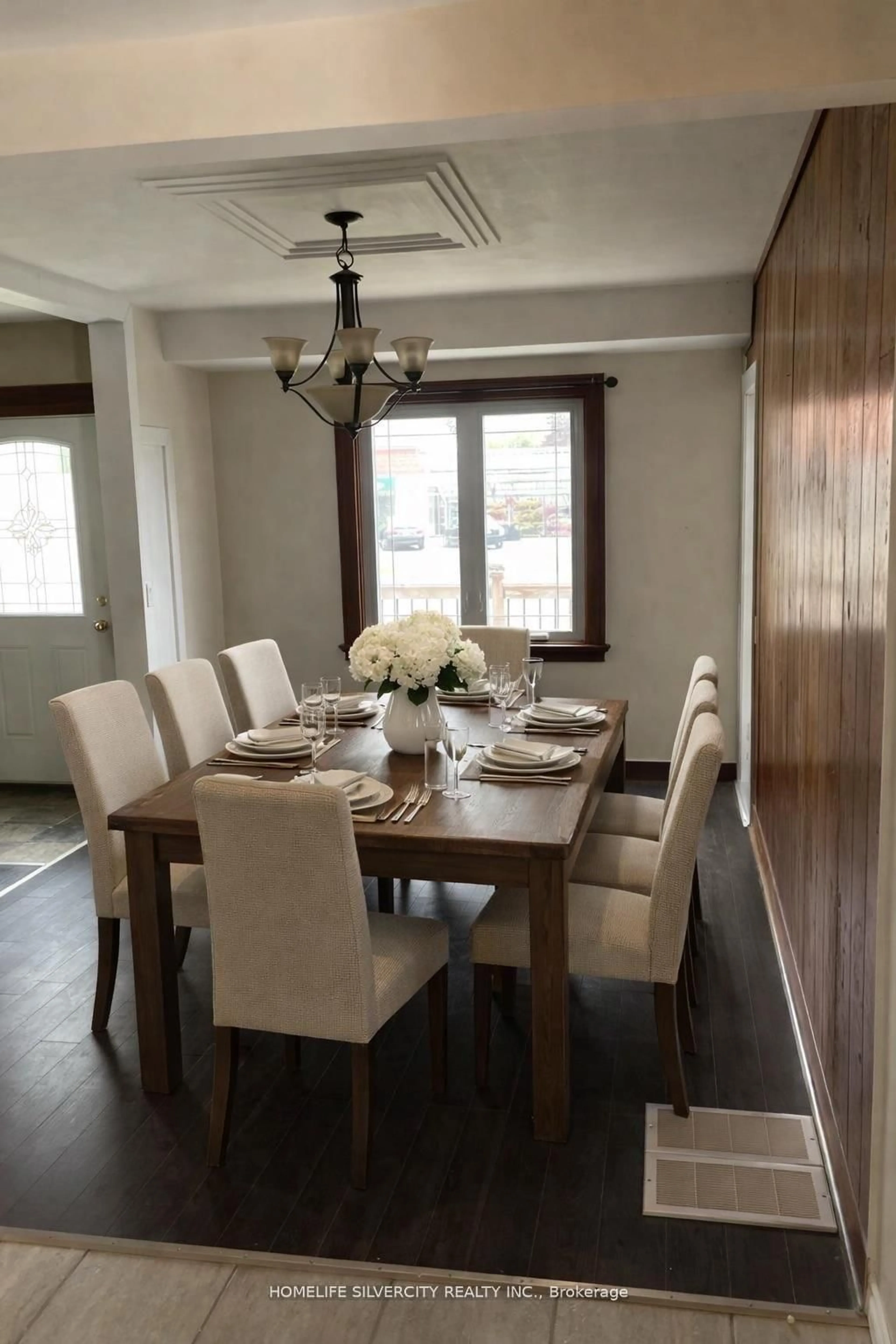 Dining room, wood/laminate floor for 845 Colborne St, Brantford Ontario N3S 3S8