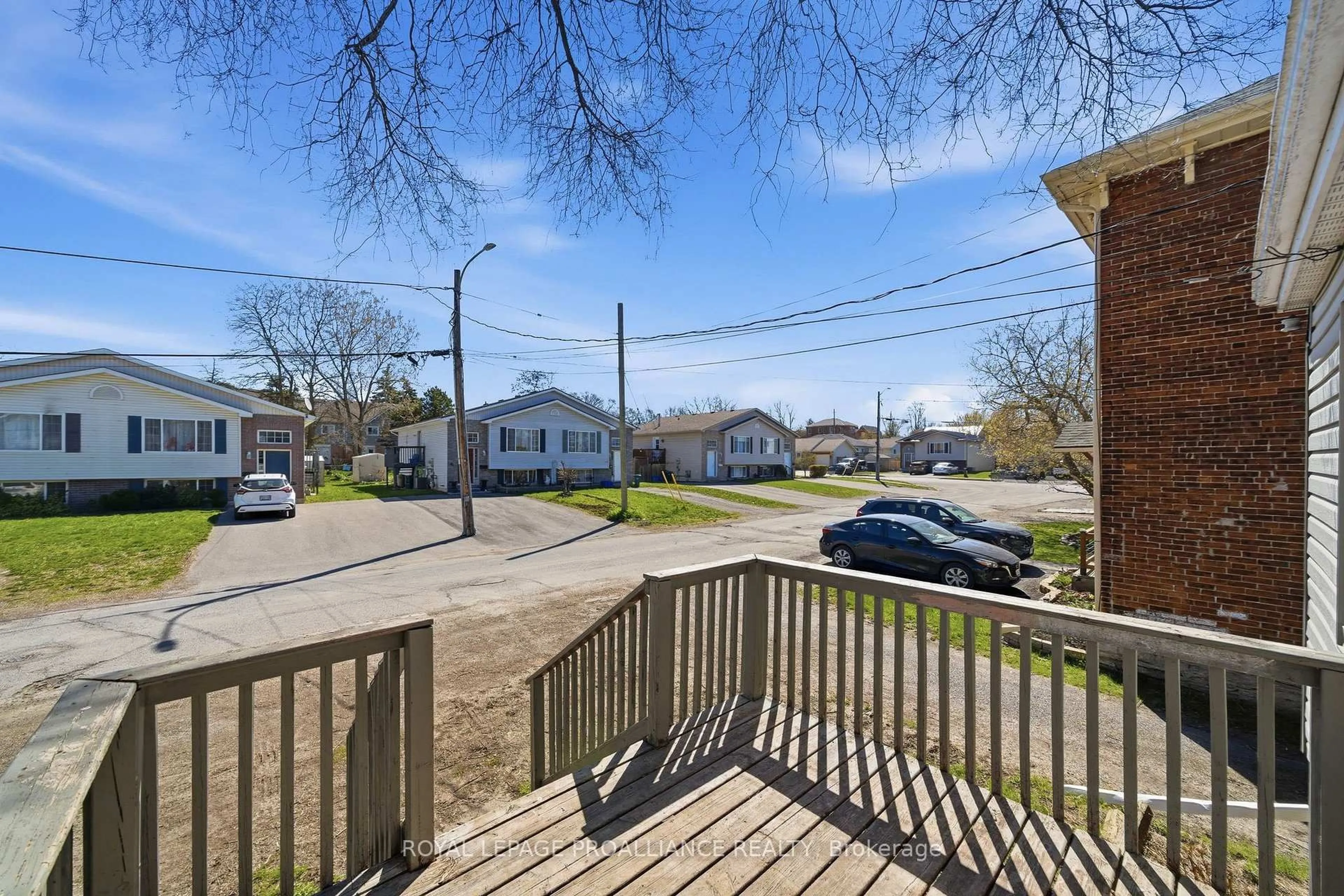 A pic from outside/outdoor area/front of a property/back of a property/a pic from drone, street for 38 Oak St, Belleville Ontario K8N 3S8