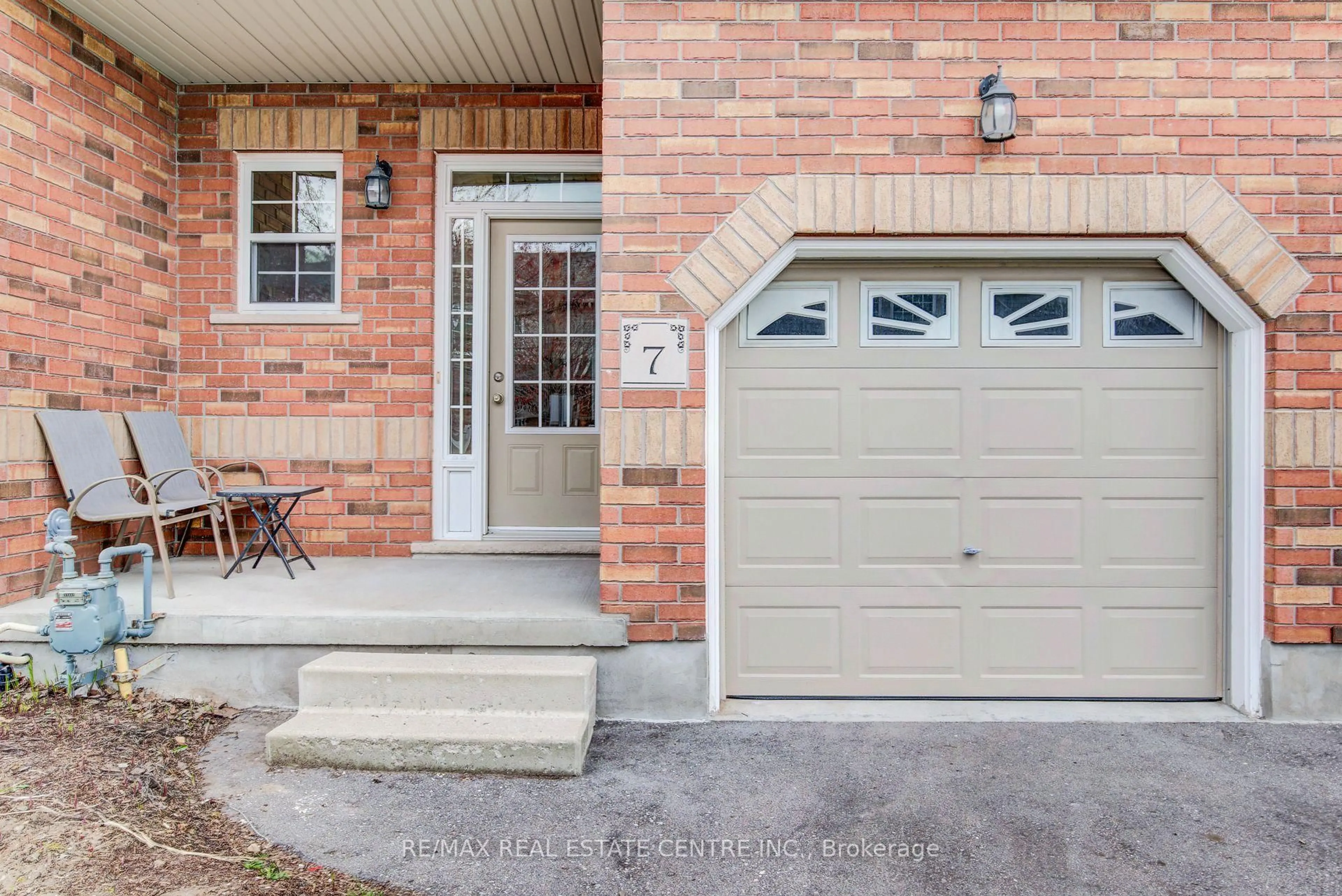 Home with brick exterior material, street for 330 Dearborn Blvd #7, Waterloo Ontario N2J 4Y9