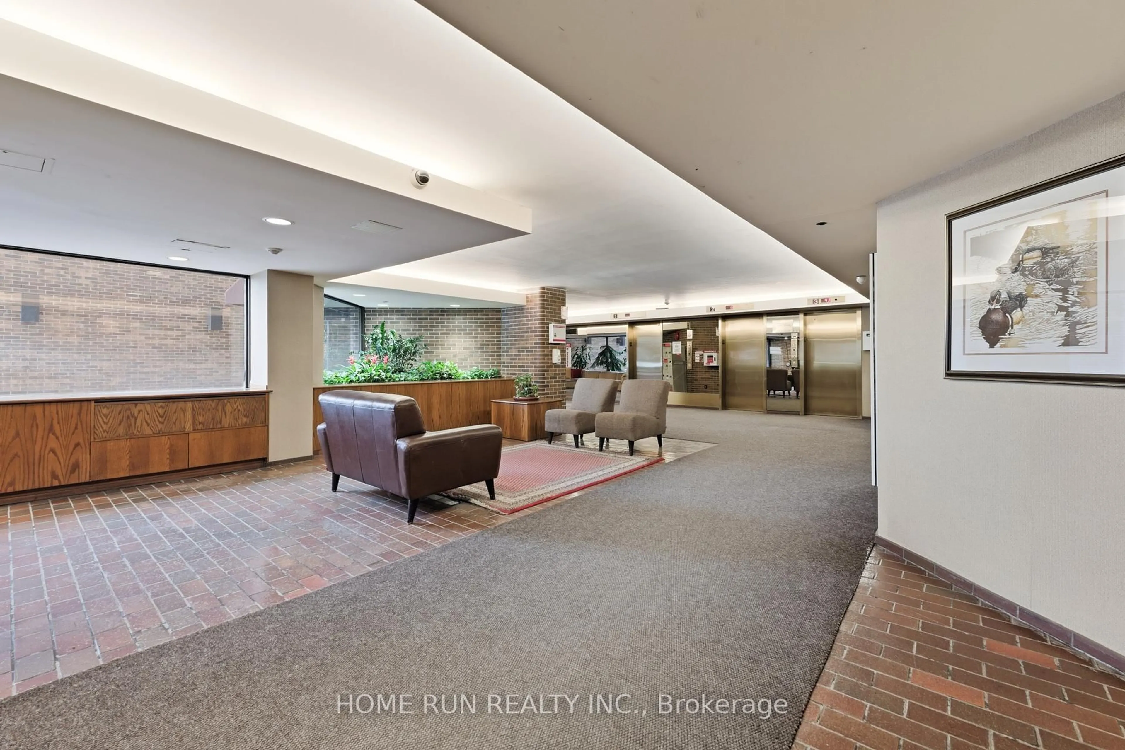 Lobby for 151 Bay St #104, Ottawa Ontario K1R 7T2
