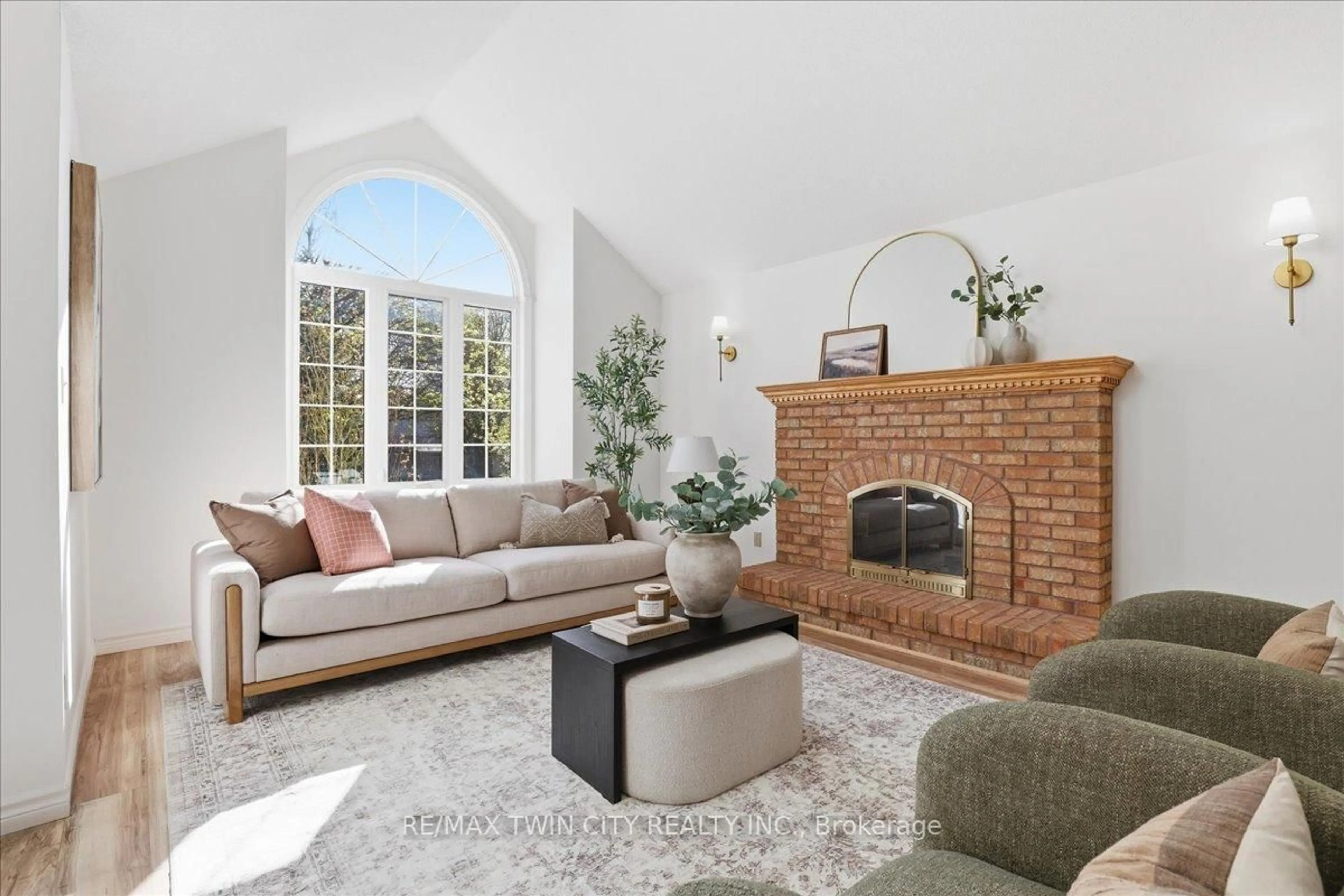 Living room with furniture, unknown for 26 Robertson Cres, Kitchener Ontario N2R 1E3