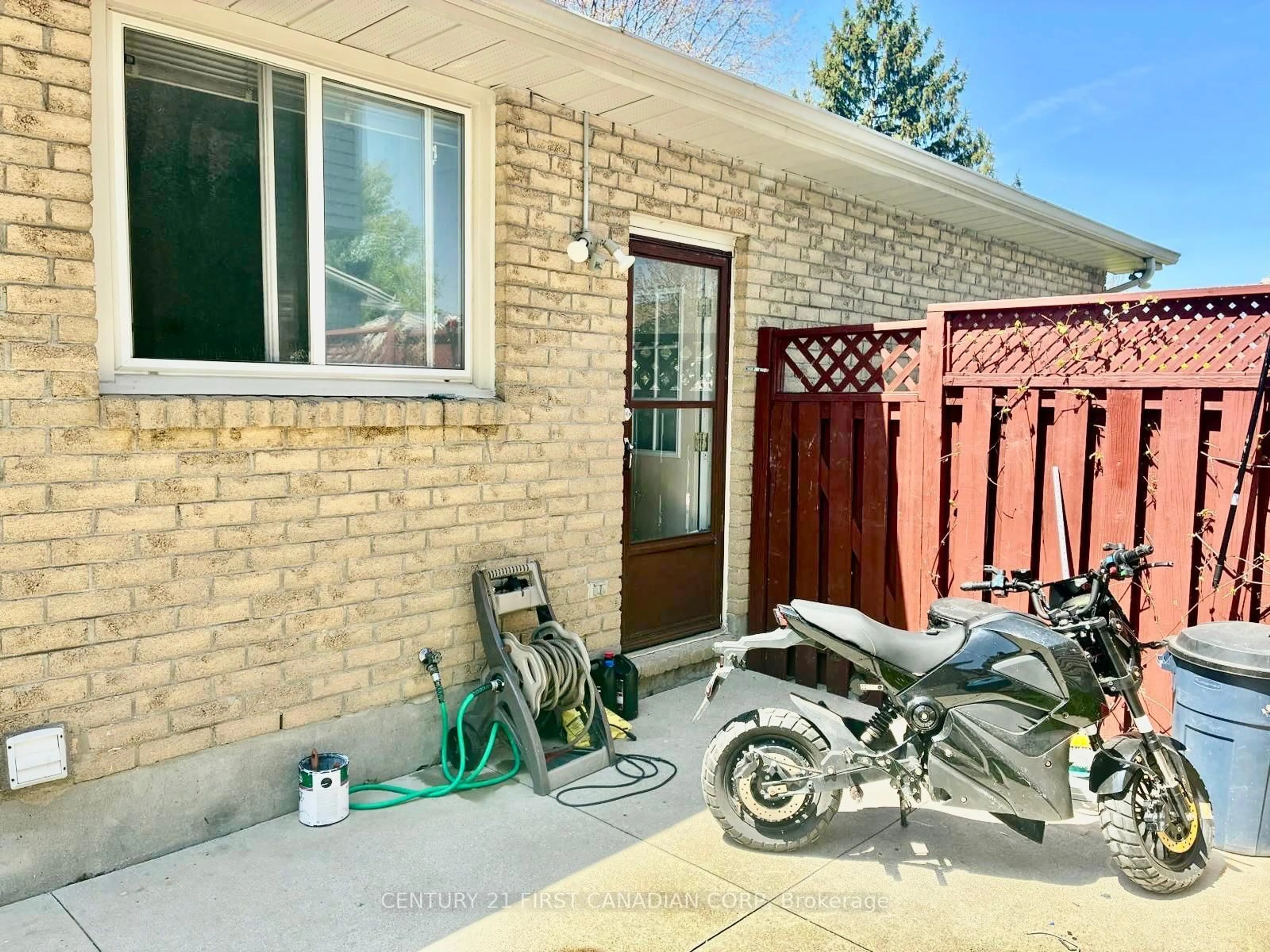 Unknown for 349 Banbury Cres, London South Ontario N5Z 4V1