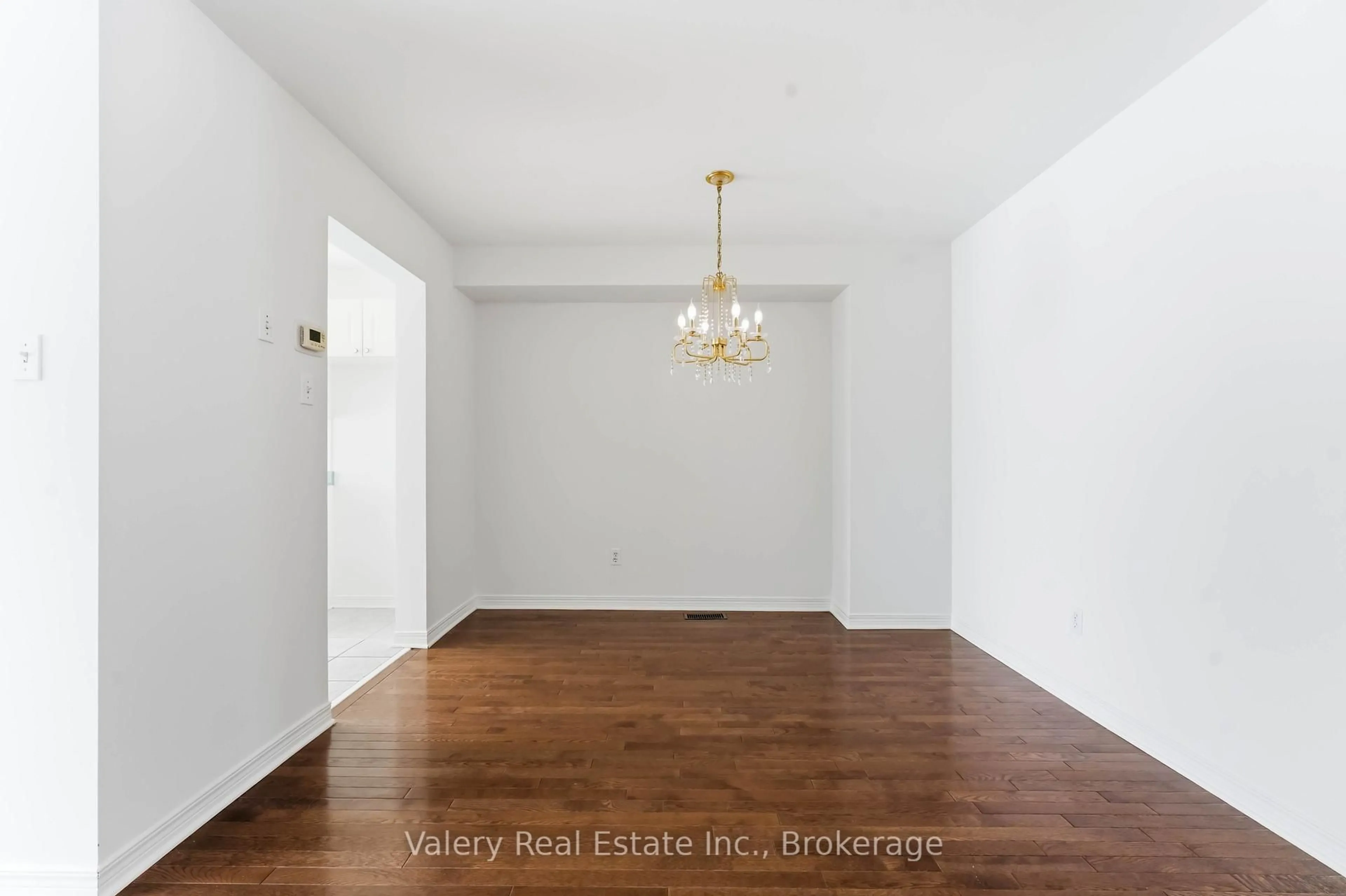 Indoor entryway for 62 Astoria Cres, Ottawa Ontario K2G 6E7