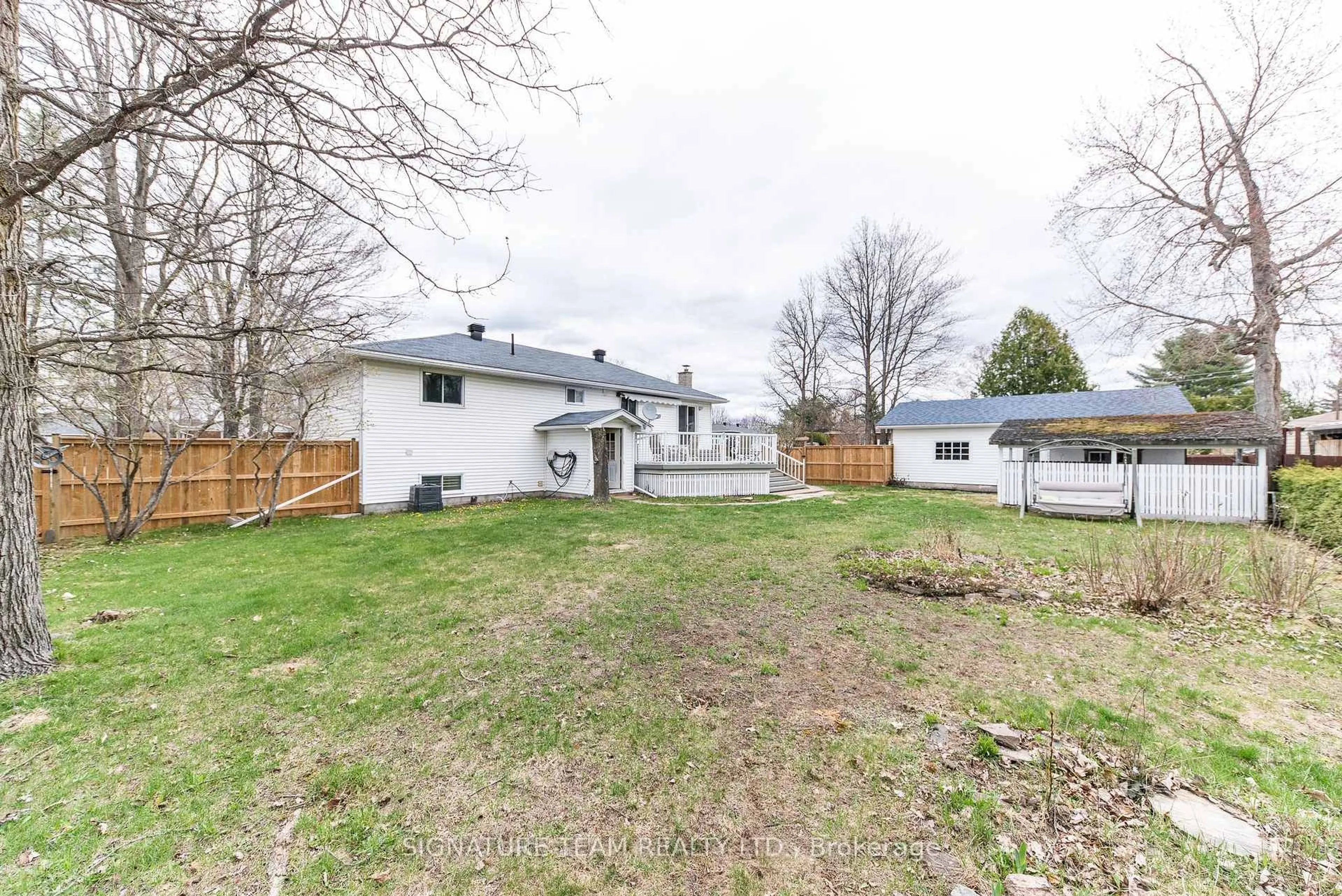 A pic from outside/outdoor area/front of a property/back of a property/a pic from drone, street for 2 Lisa Cres, Petawawa Ontario K8H 2Z9