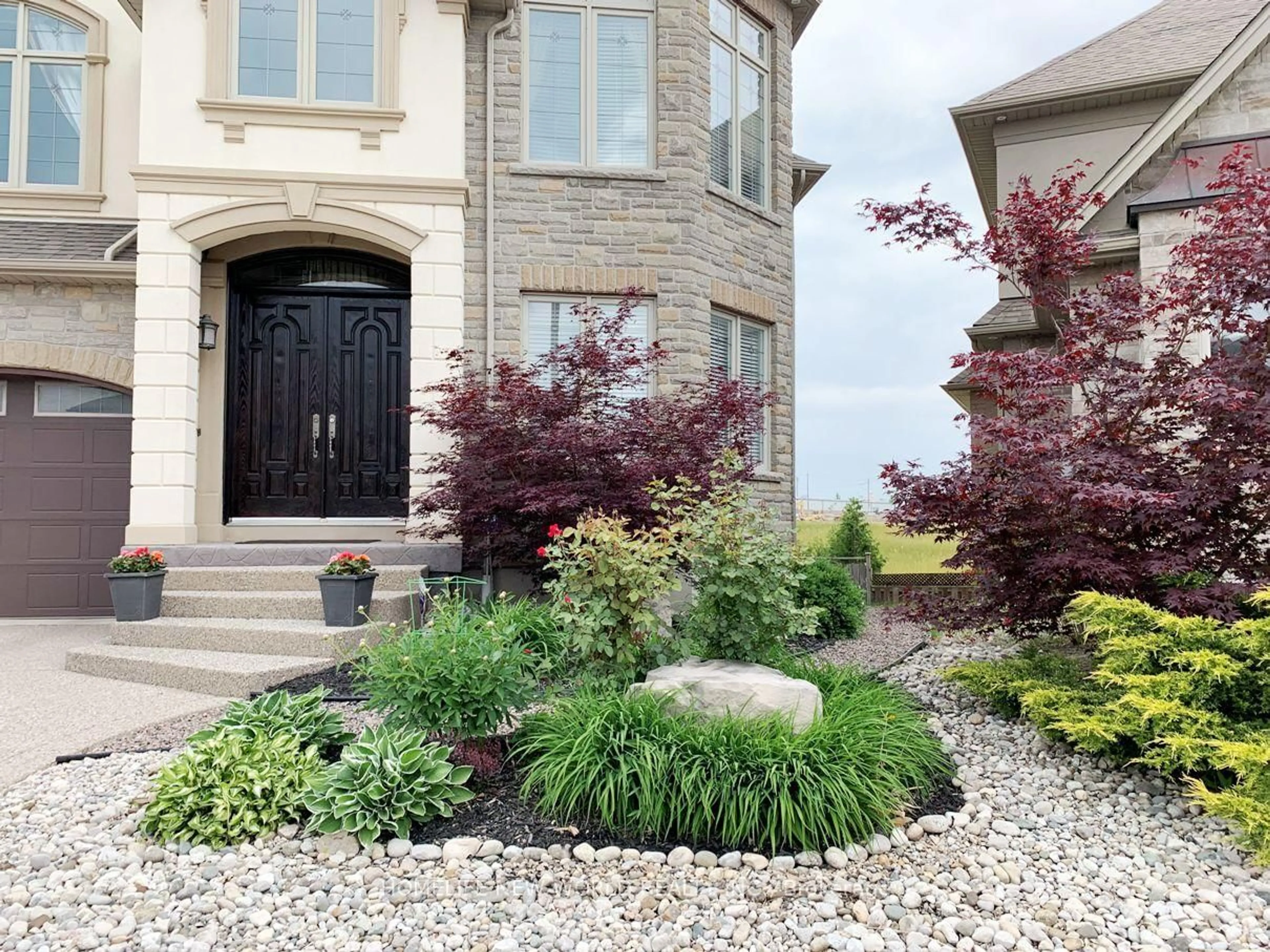 Indoor entryway for 106 Paige St, Kitchener Ontario N2K 4P6