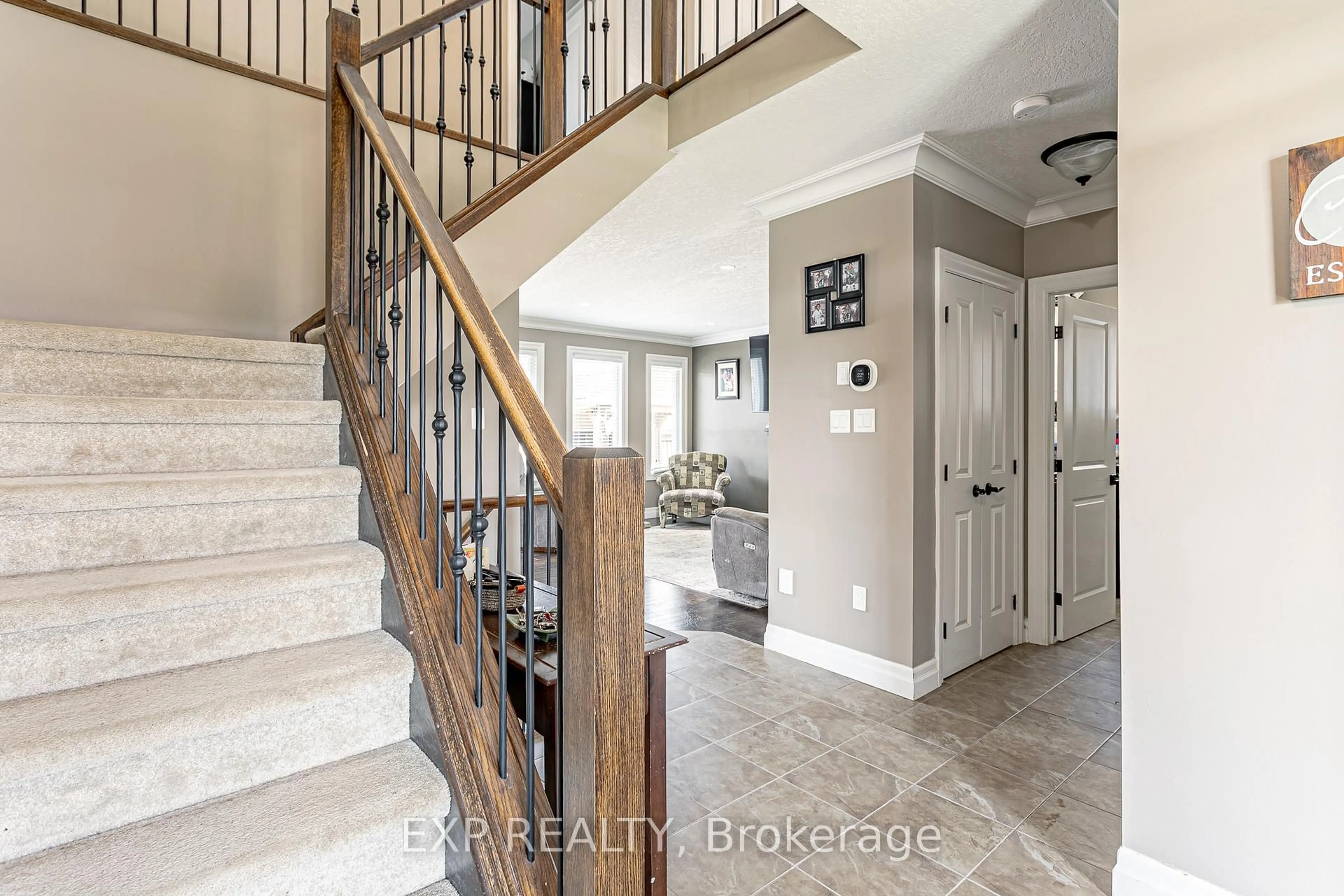 Indoor entryway for 8 Oliver Cres, Zorra Ontario N0M 2M0
