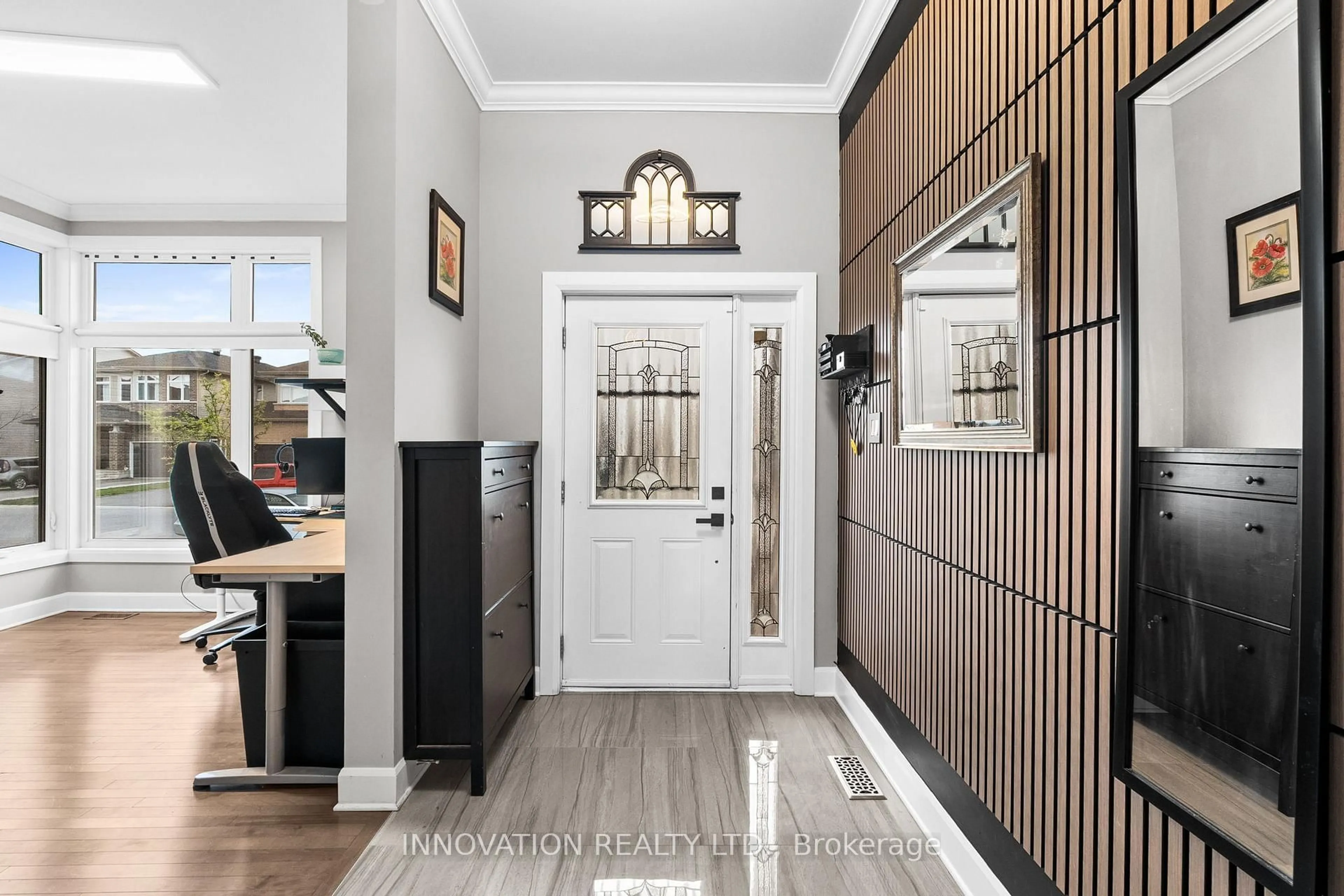 Indoor entryway for 94 Dunlop Rd, Carleton Place Ontario K7C 0R8